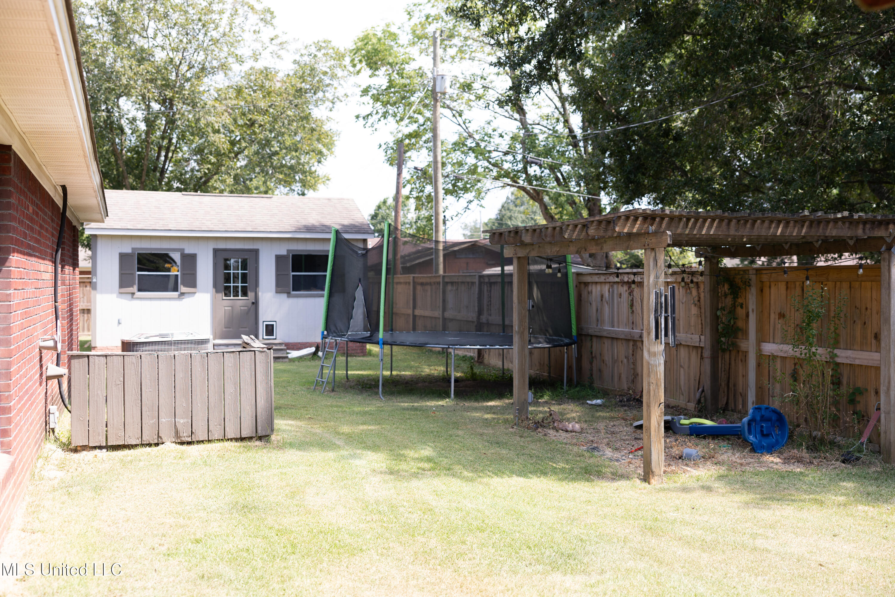 403 Bristol Avenue Property Photo 33
