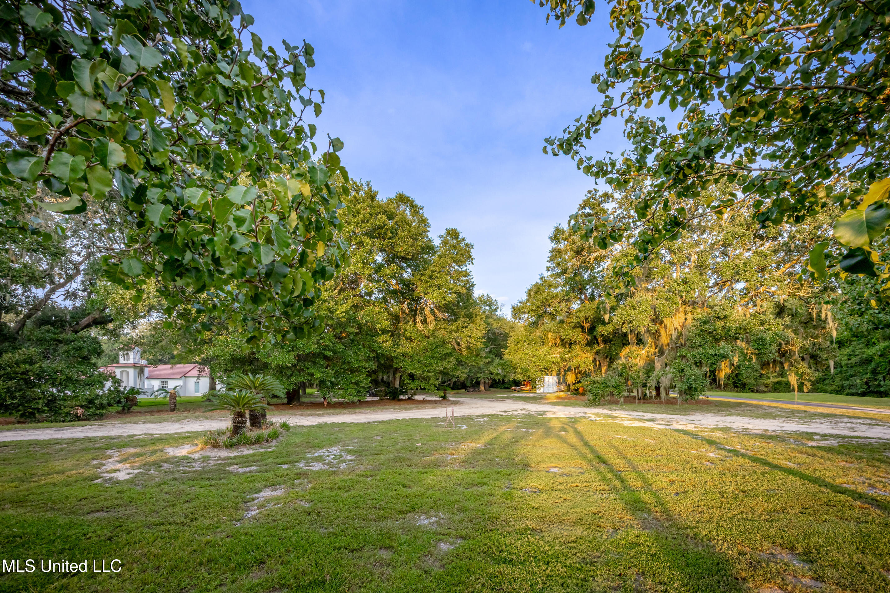 Lot 6 Pointe Aux Chenes Property Photo 1