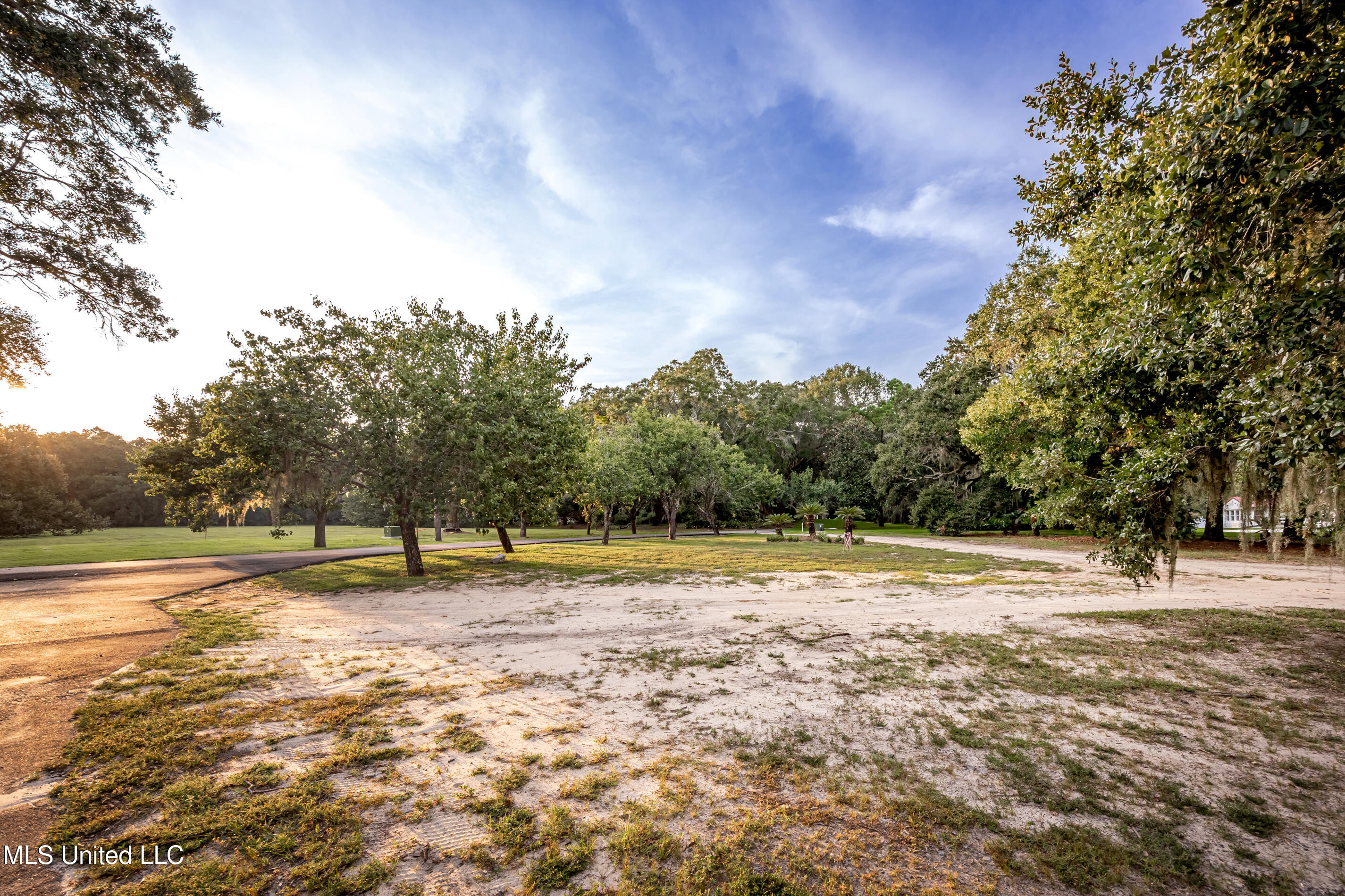 Lot 6 Pointe Aux Chenes Property Photo 4
