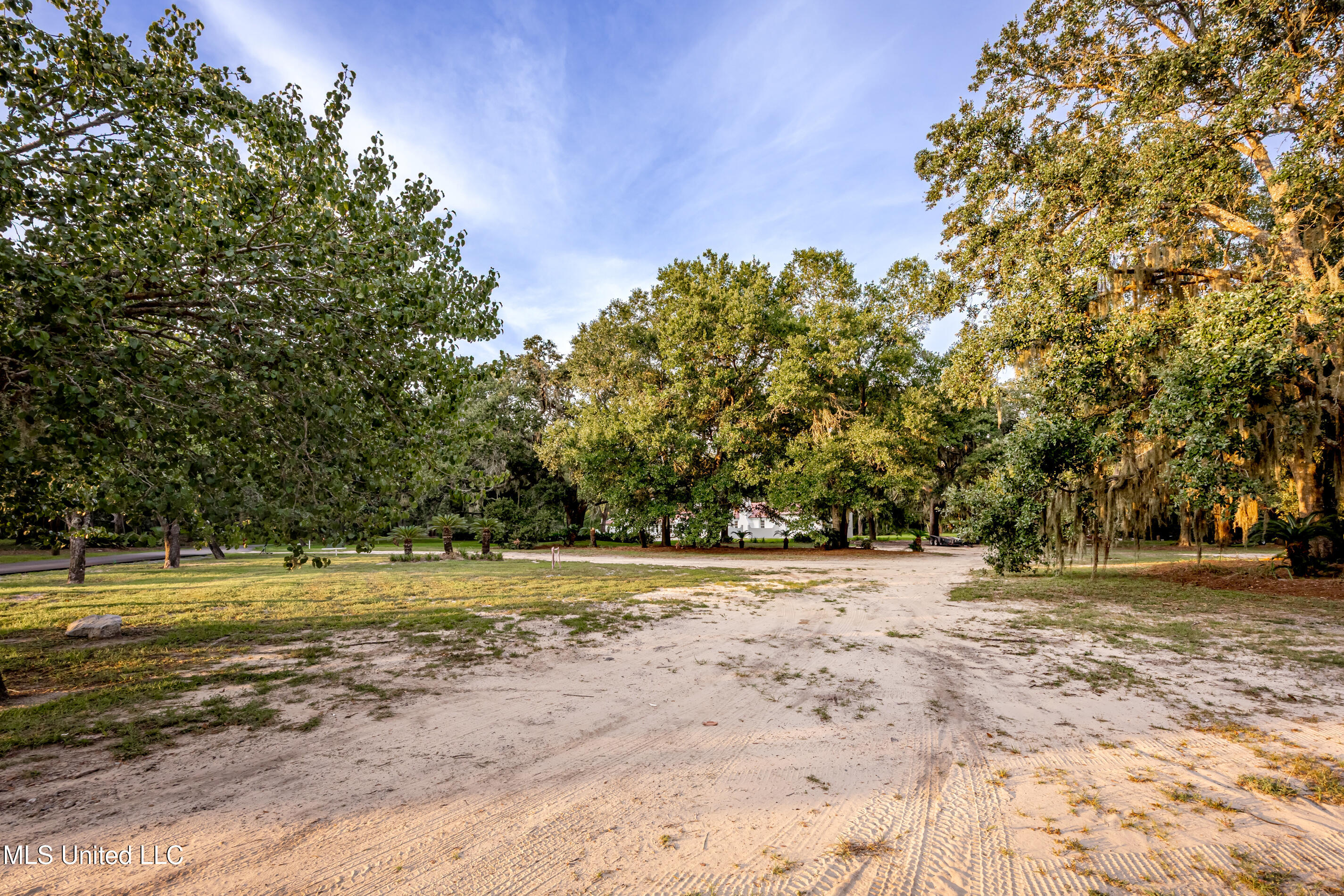 Lot 6 Pointe Aux Chenes Property Photo 6