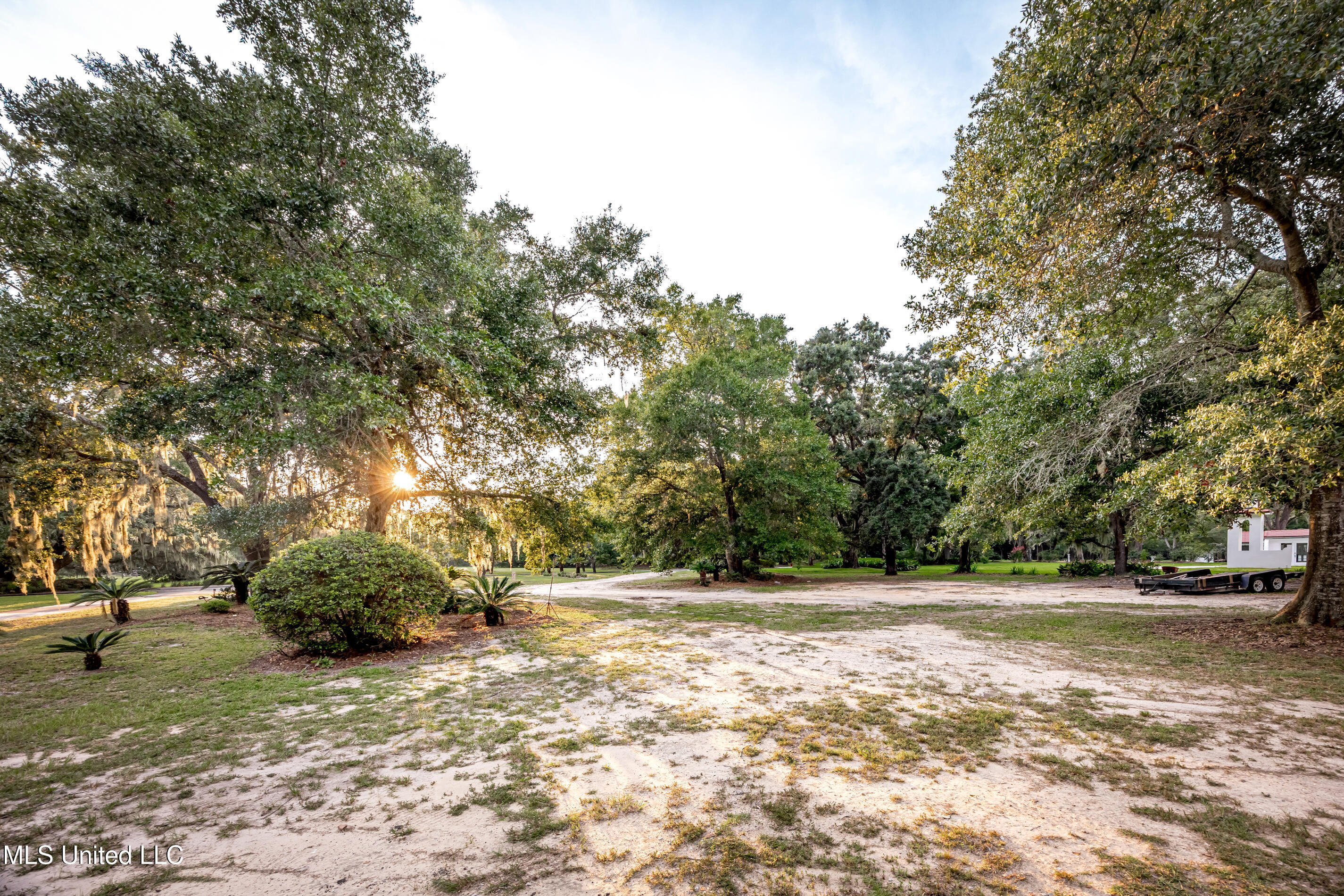 Lot 6 Pointe Aux Chenes Property Photo 8