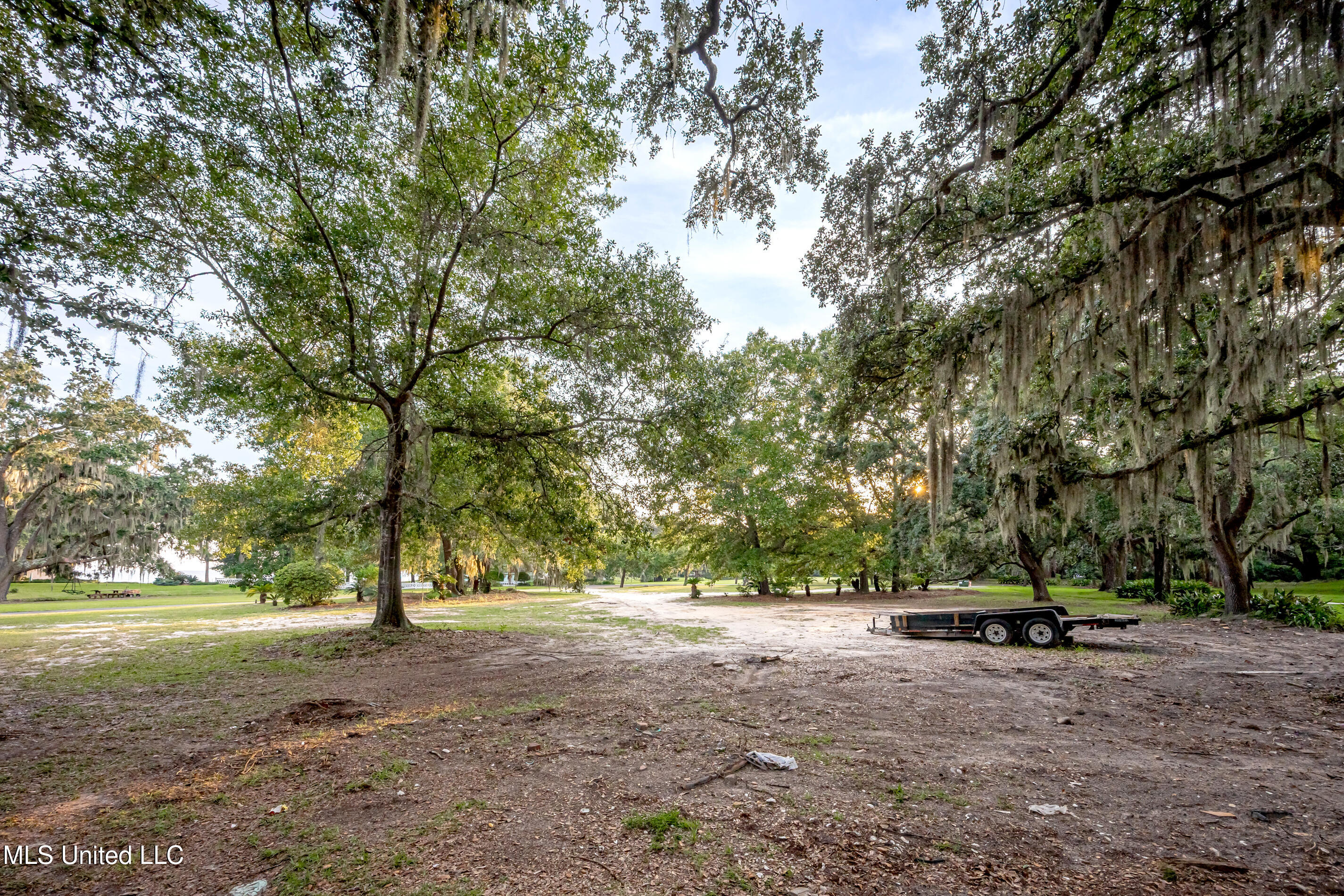 Lot 6 Pointe Aux Chenes Property Photo 9