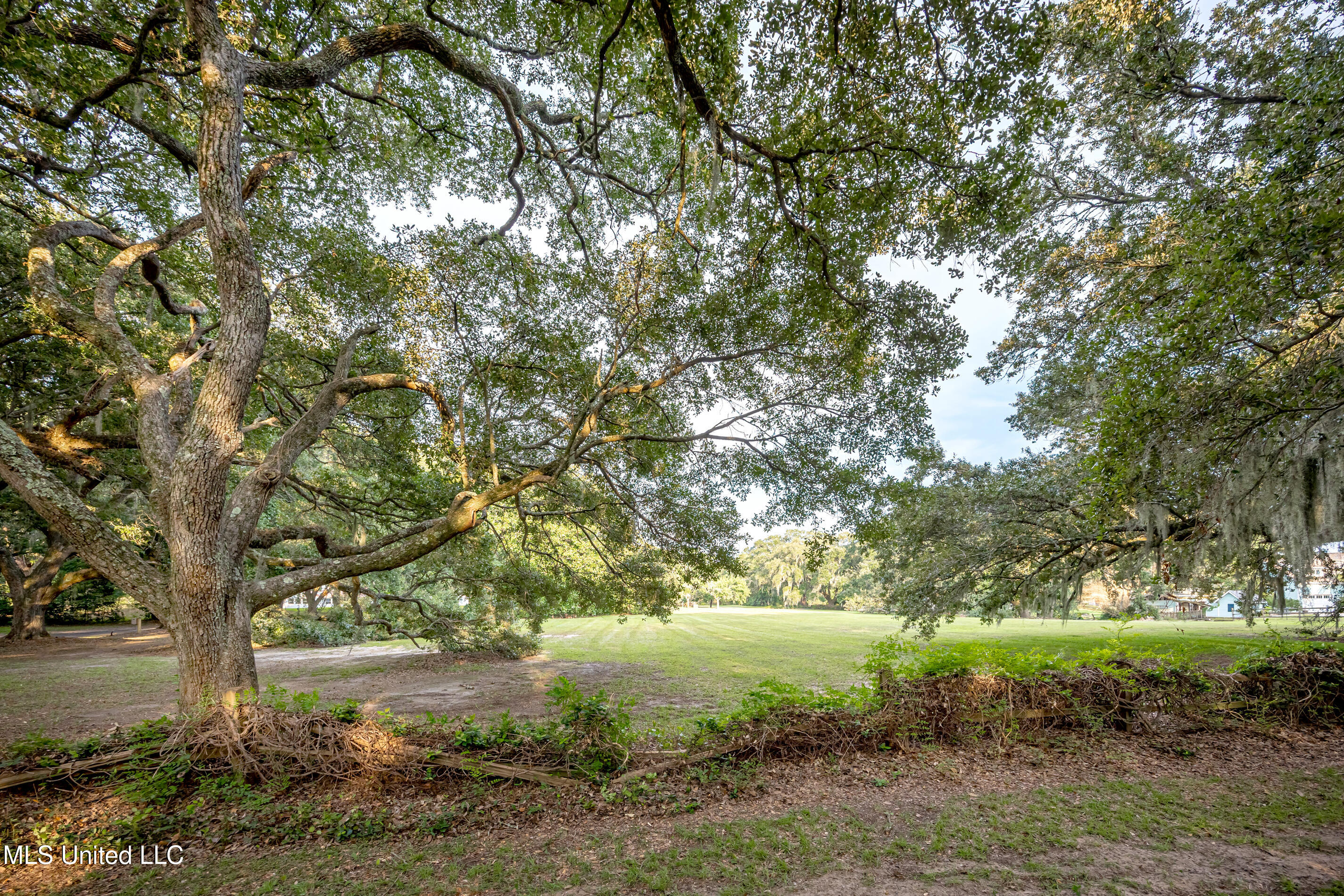 Lot 7 Pointe Aux Chenes Property Photo 3