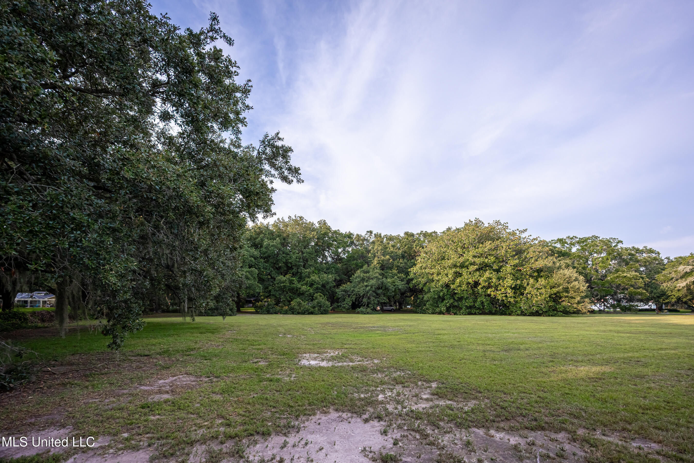 Lot 7 Pointe Aux Chenes Property Photo 4