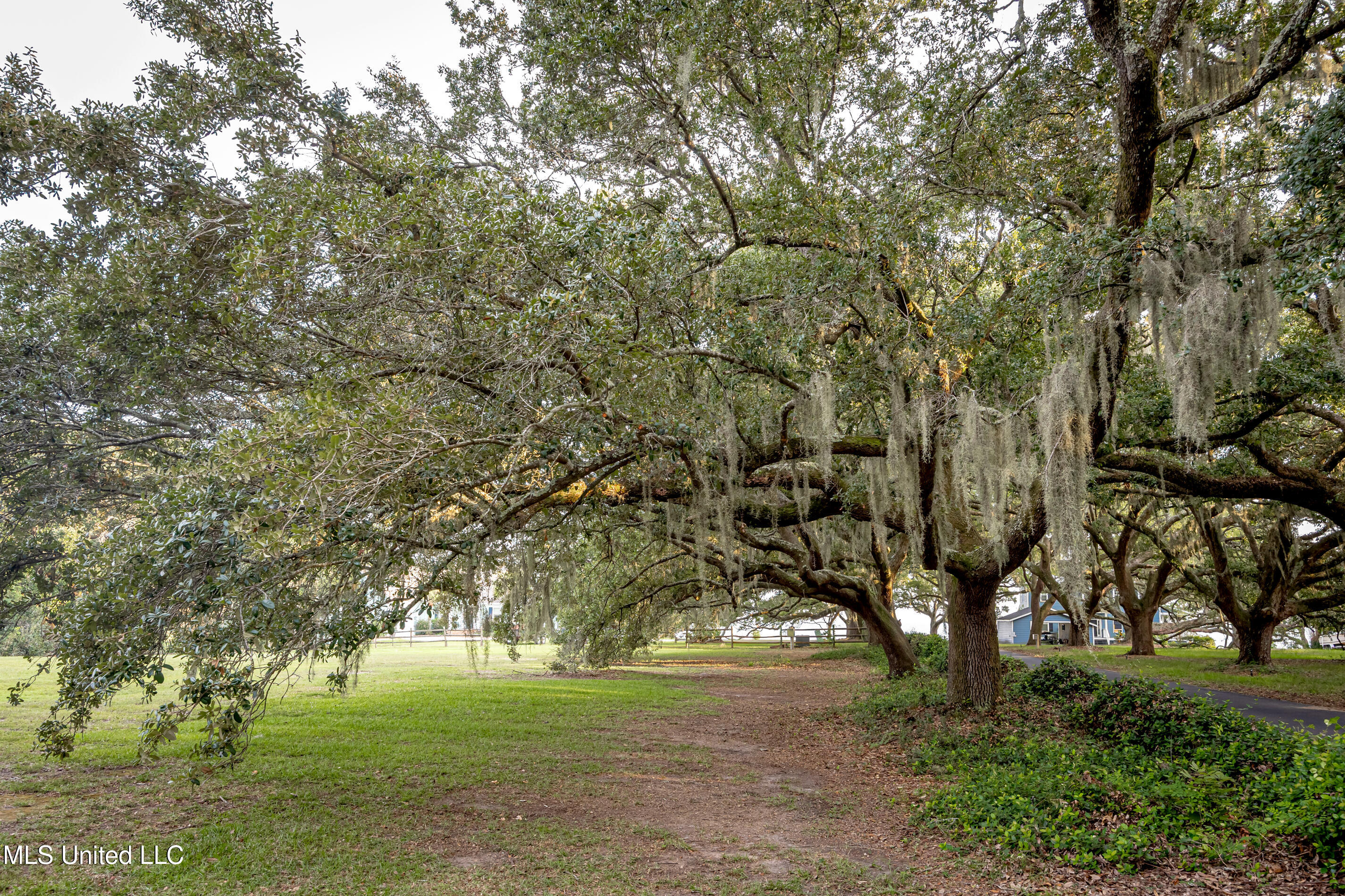 Lot 7 Pointe Aux Chenes Property Photo 19