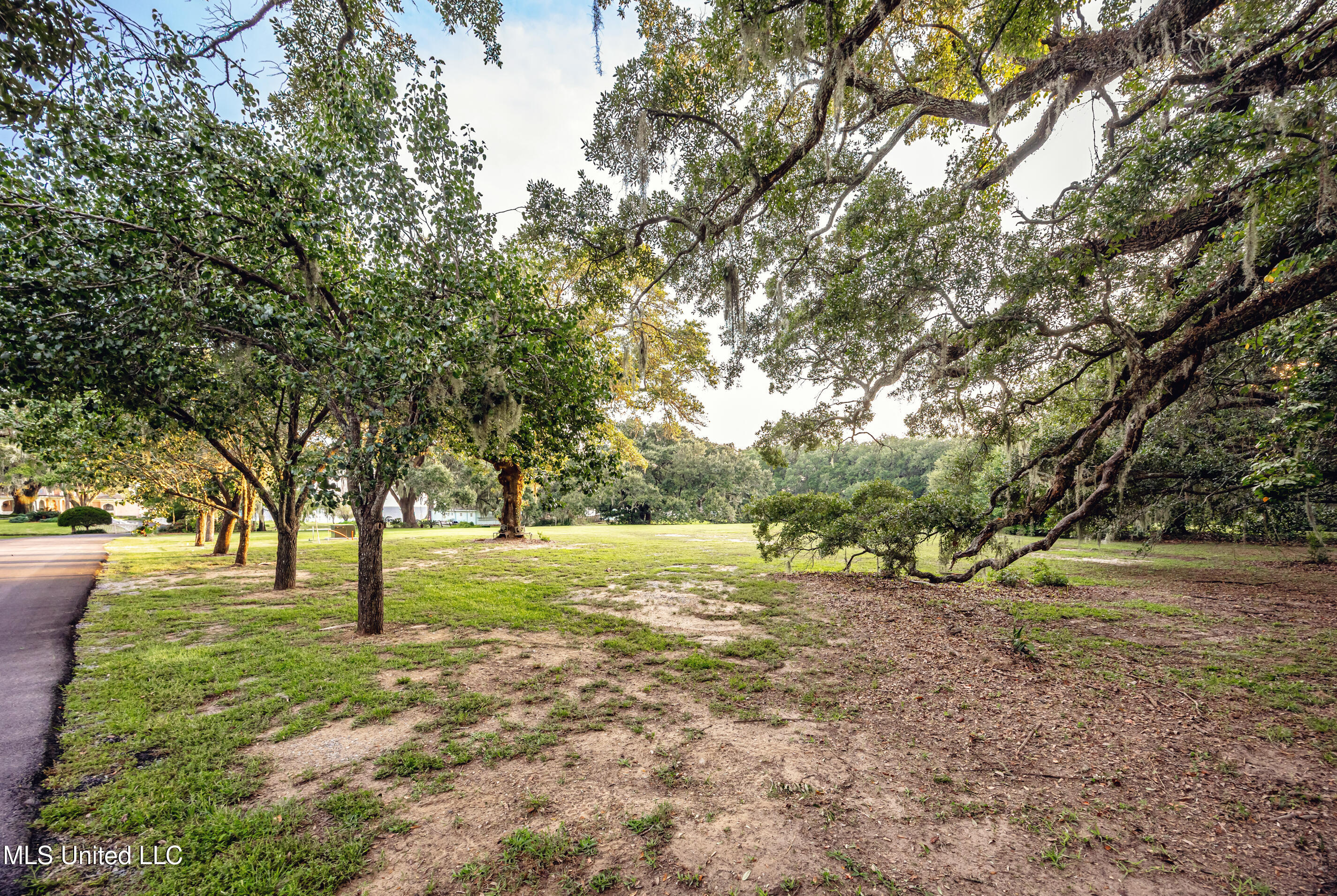 Lot 7 Pointe Aux Chenes Property Photo 26