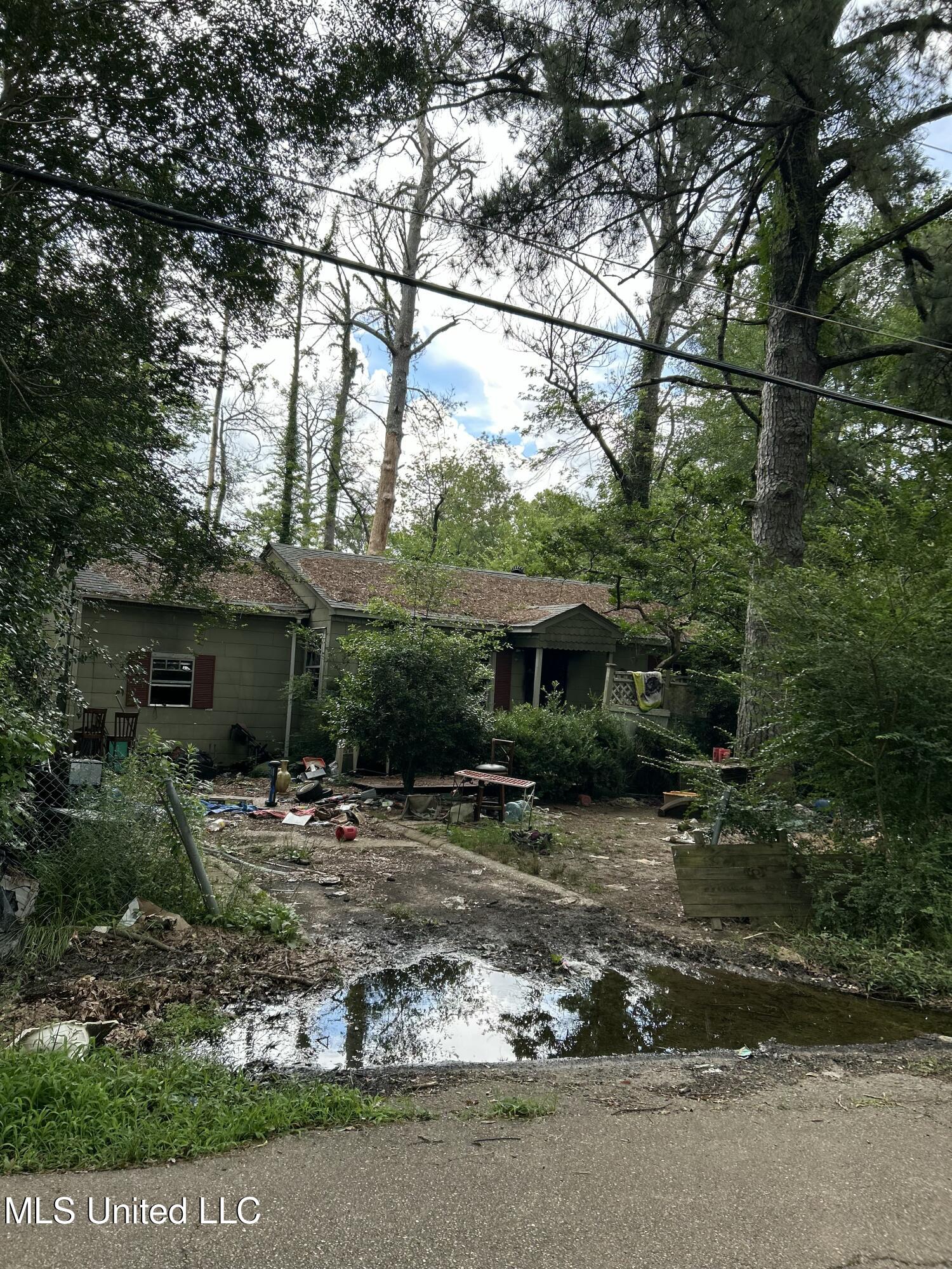 3008 Woodbine Street Property Photo 1