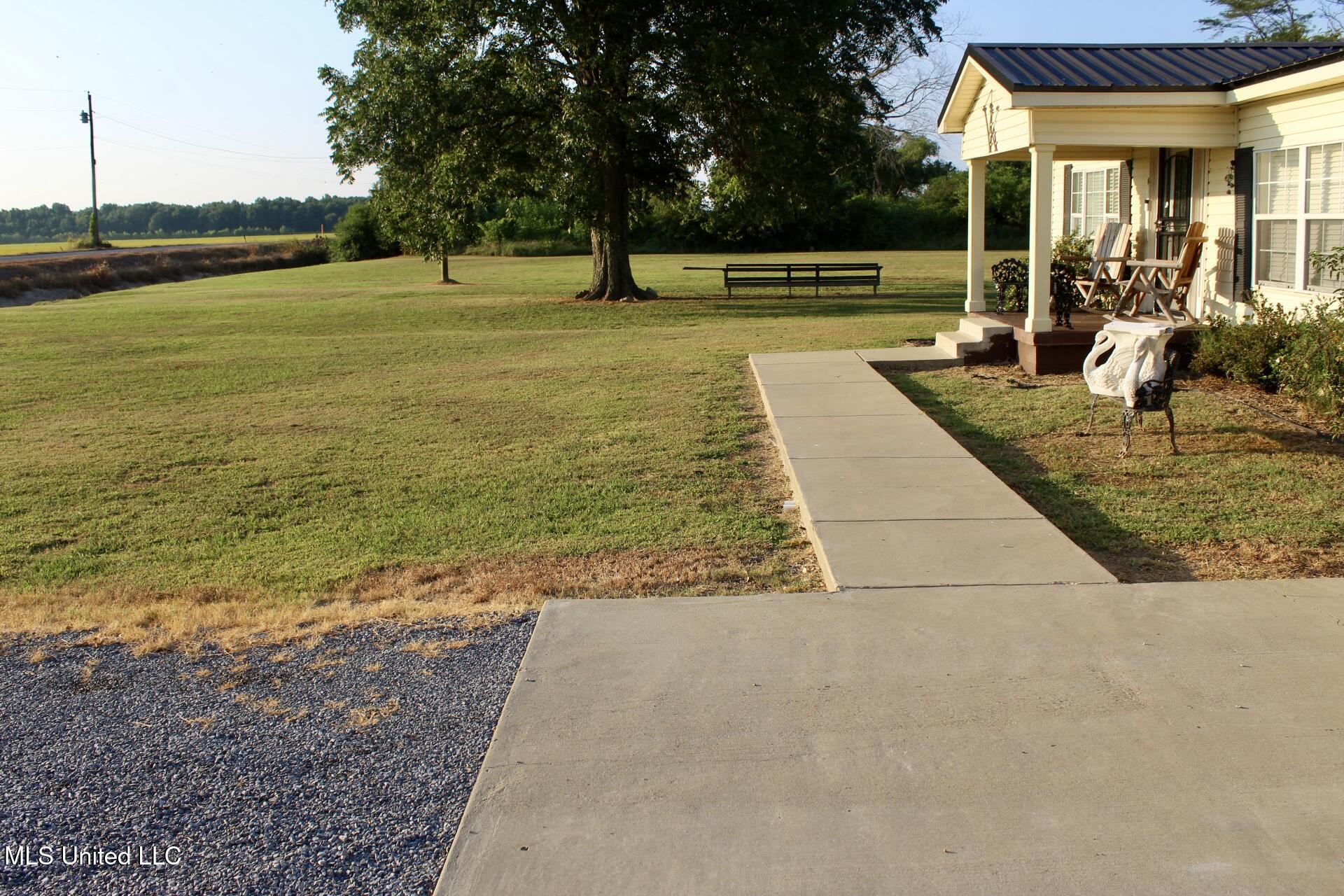 2284 Pride Road Property Photo 3