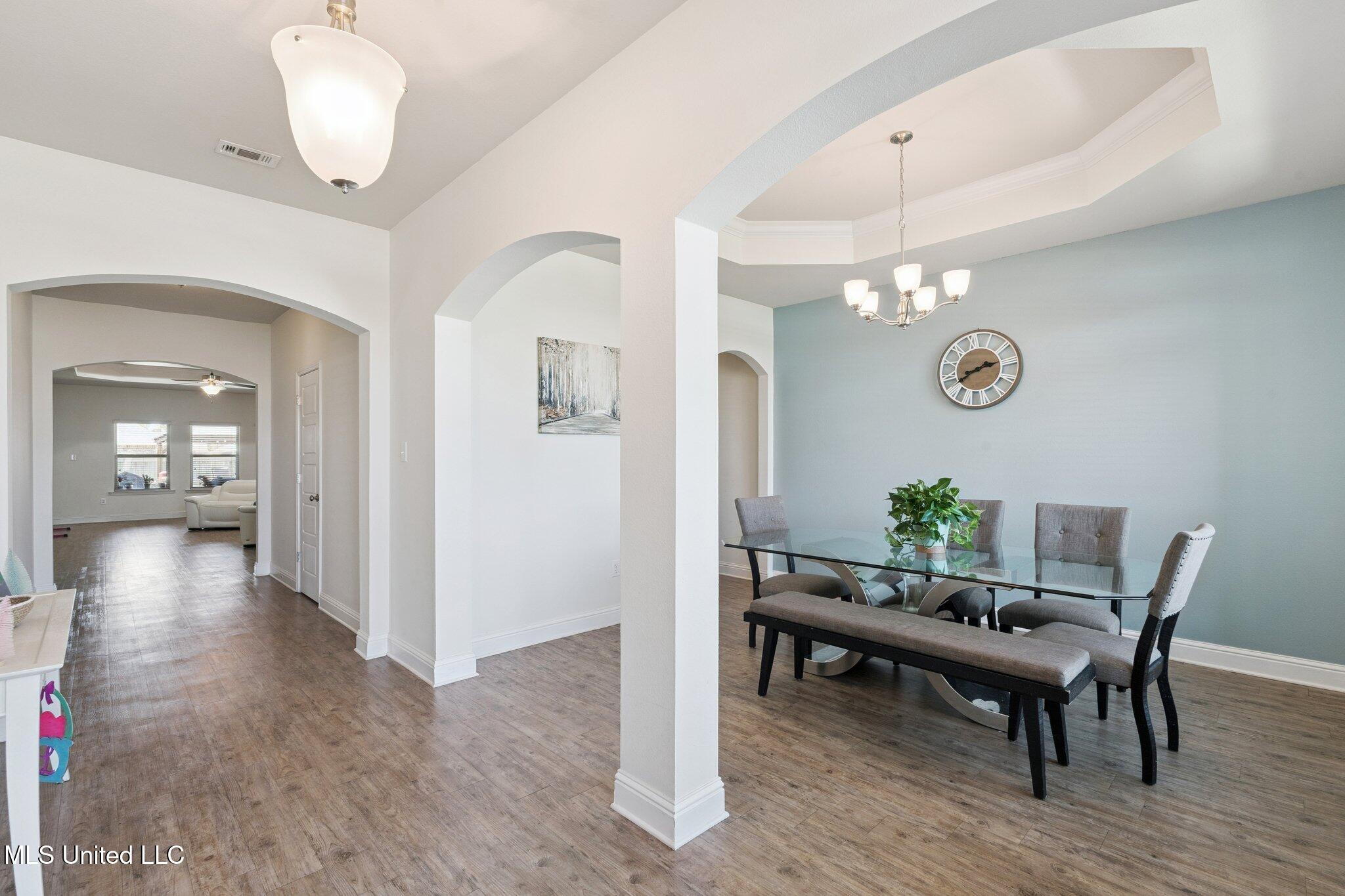 6678 Sugarcane Circle Property Photo 2