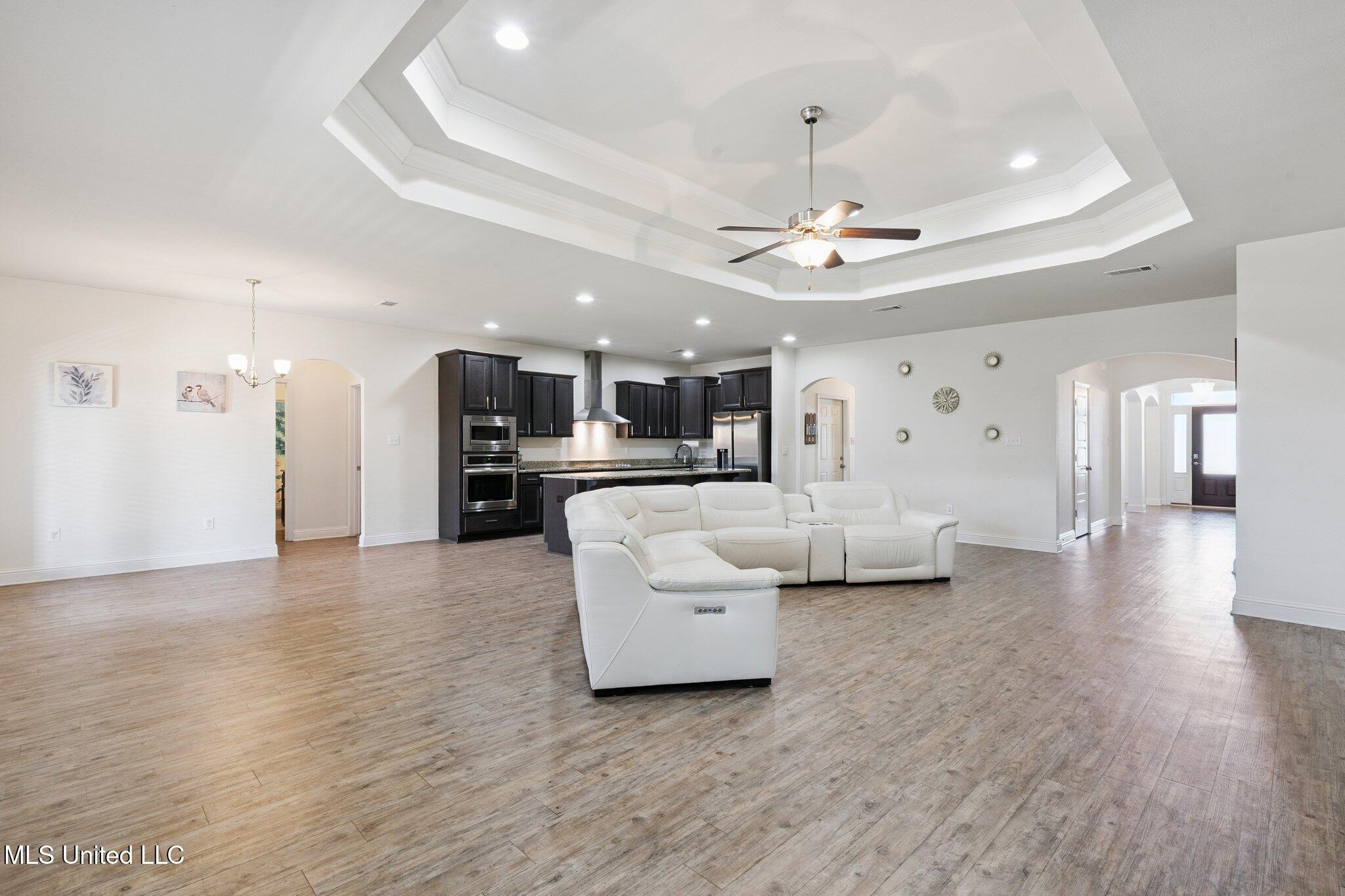 6678 Sugarcane Circle Property Photo 3