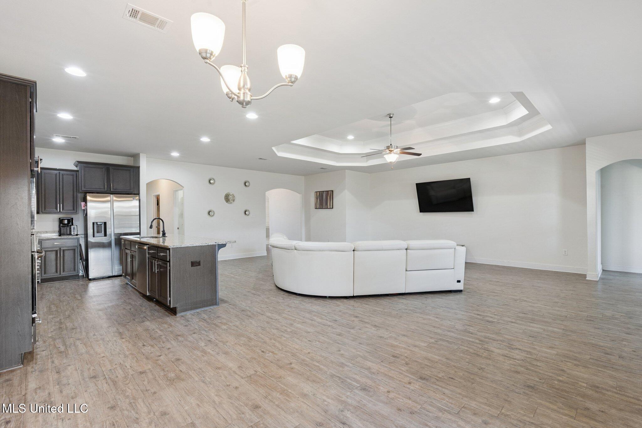 6678 Sugarcane Circle Property Photo 4