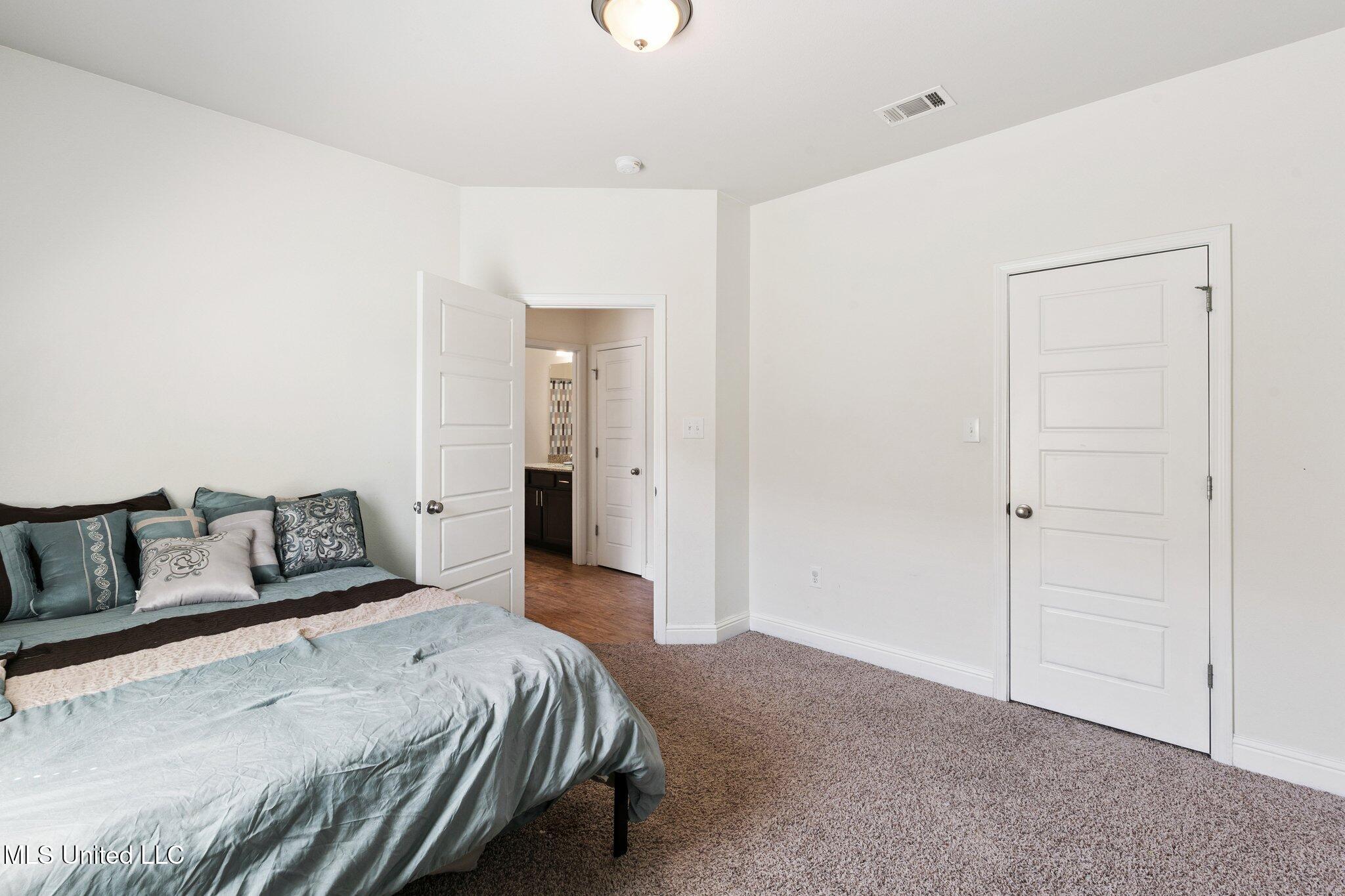 6678 Sugarcane Circle Property Photo 13