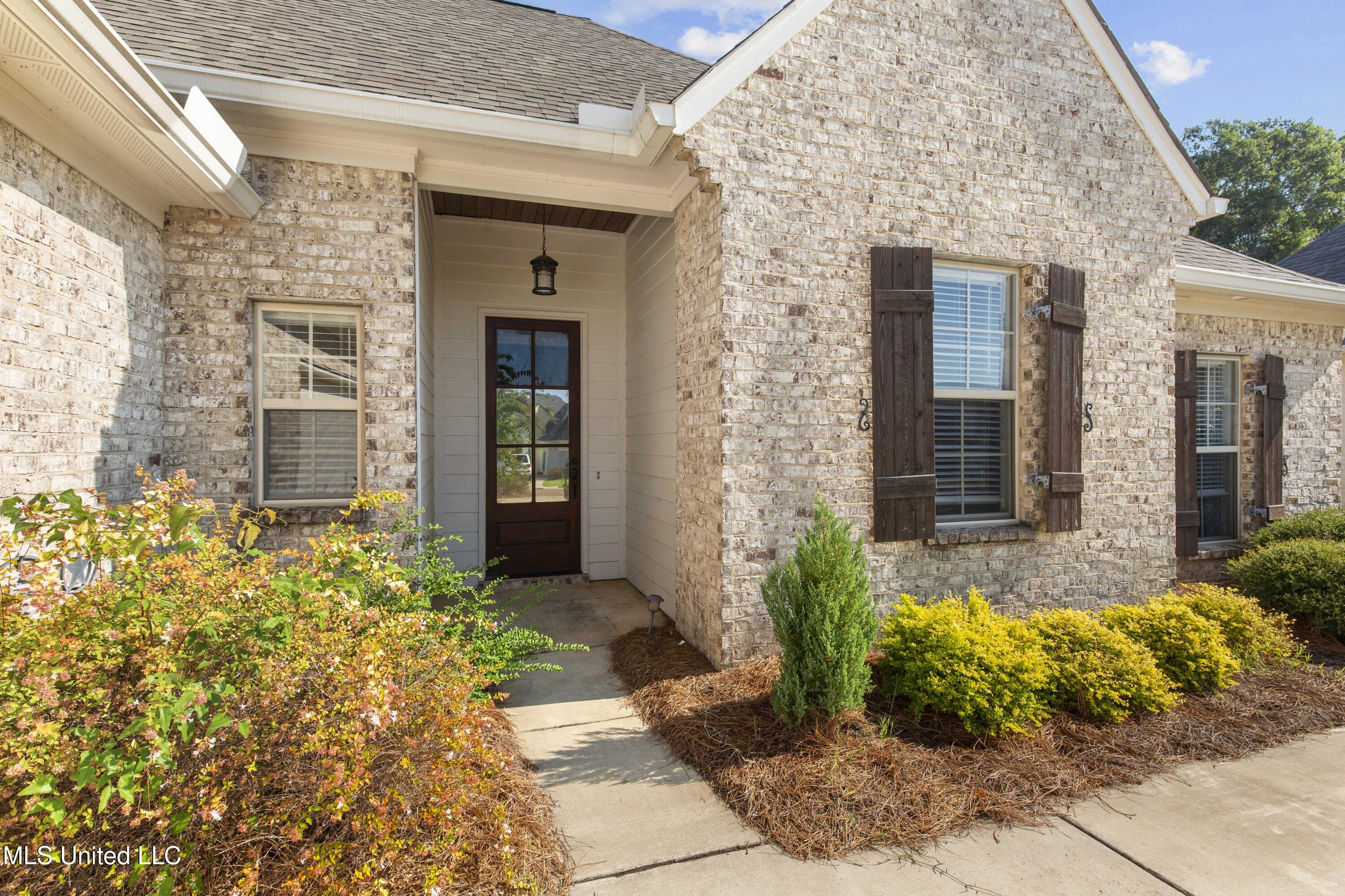 138 Shoreview Drive Property Photo 3