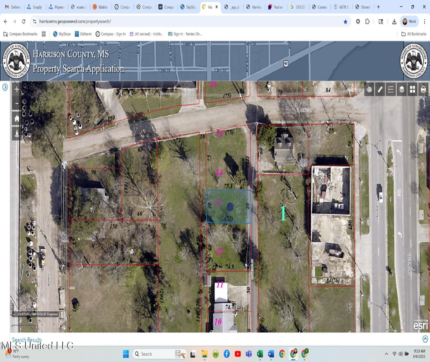 335 Couevas Street Property Photo 1