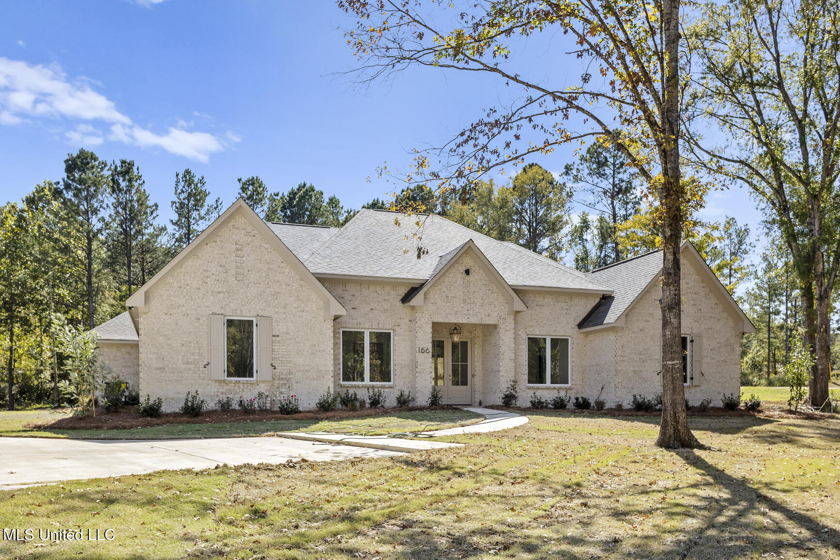 166 Hunters Cove Property Photo 1