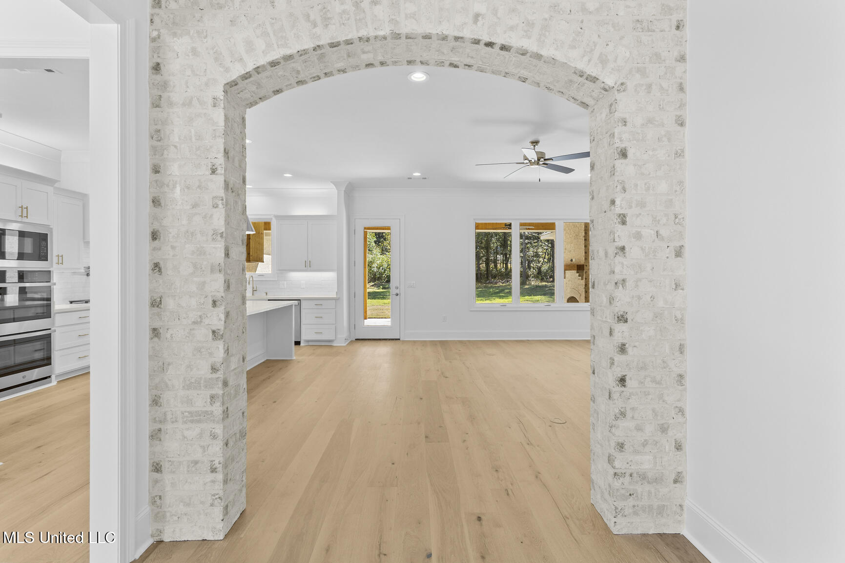 166 Hunters Cove Property Photo 4