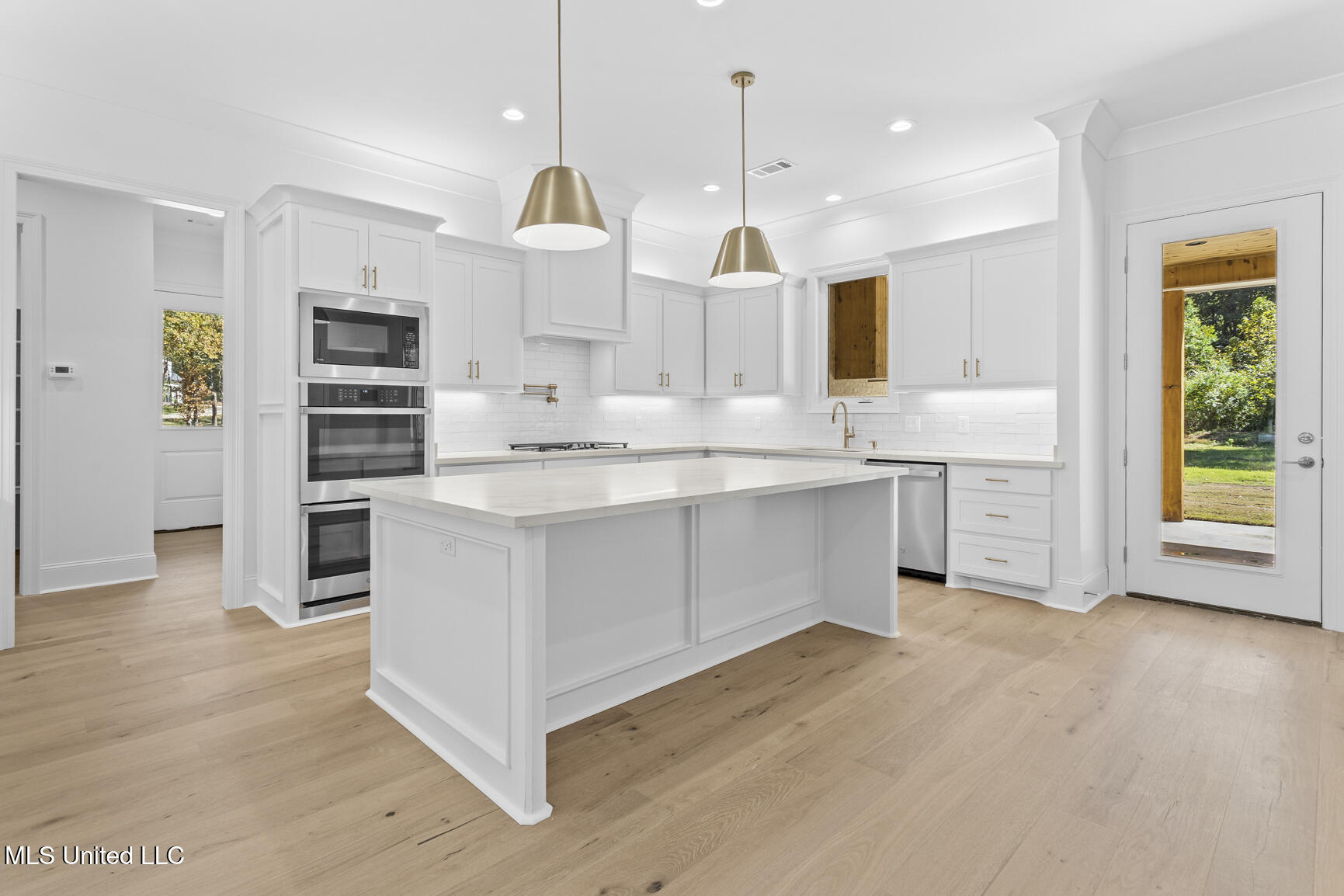 166 Hunters Cove Property Photo 7