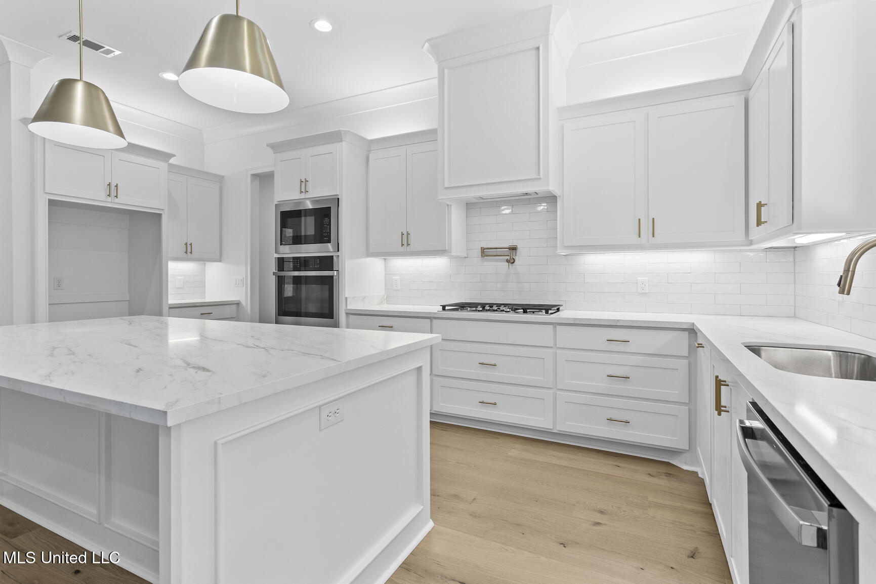 166 Hunters Cove Property Photo 10