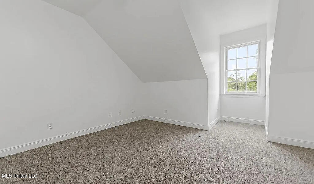 233 Henley Place Property Photo 19