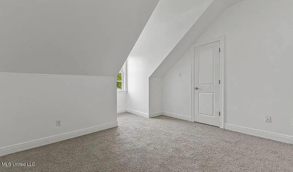 233 Henley Place Property Photo 20