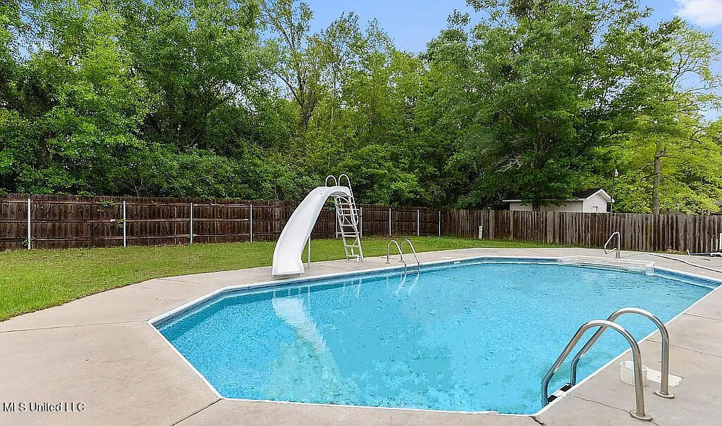 233 Henley Place Property Photo 26