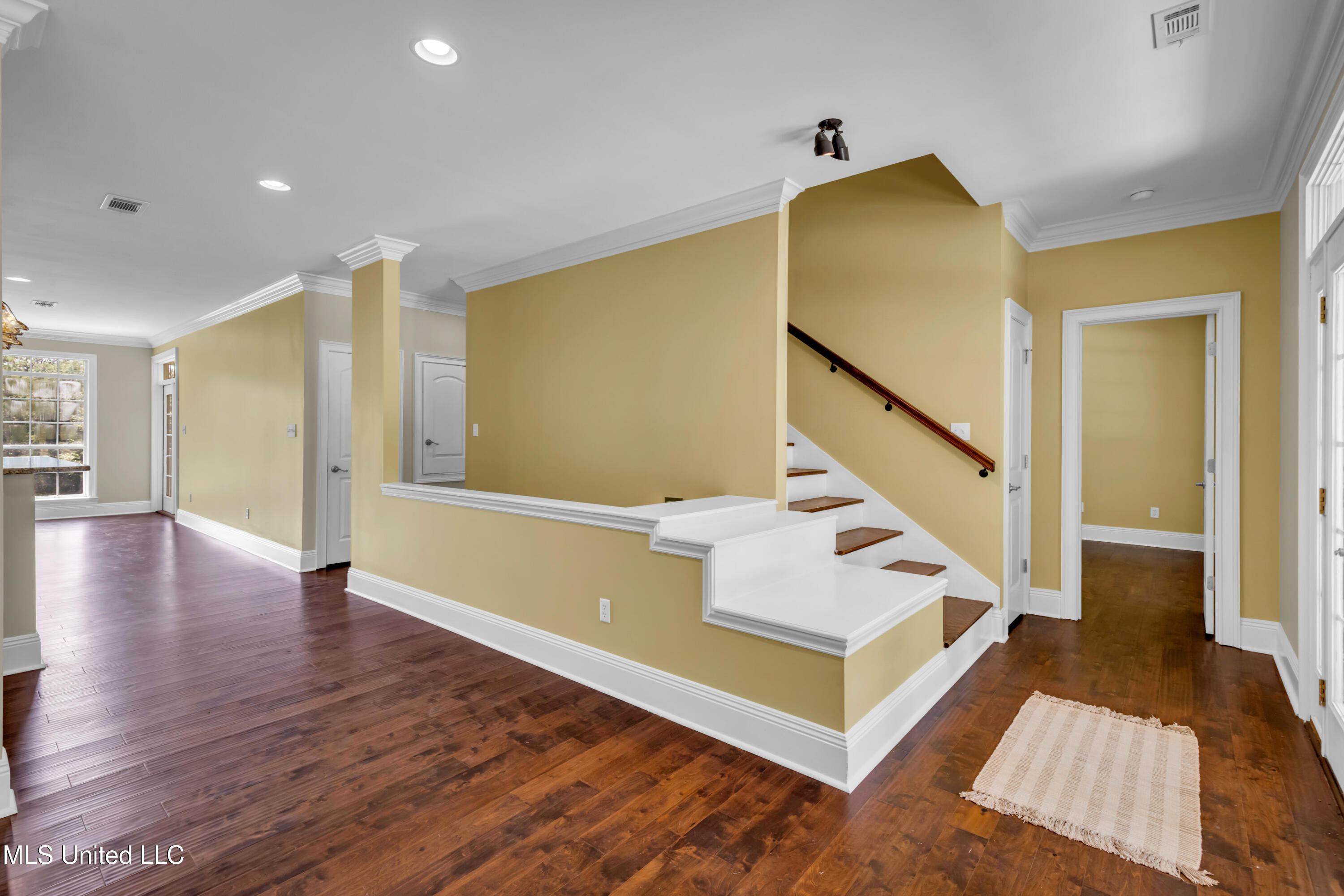 2913 Holden Drive Property Photo 9