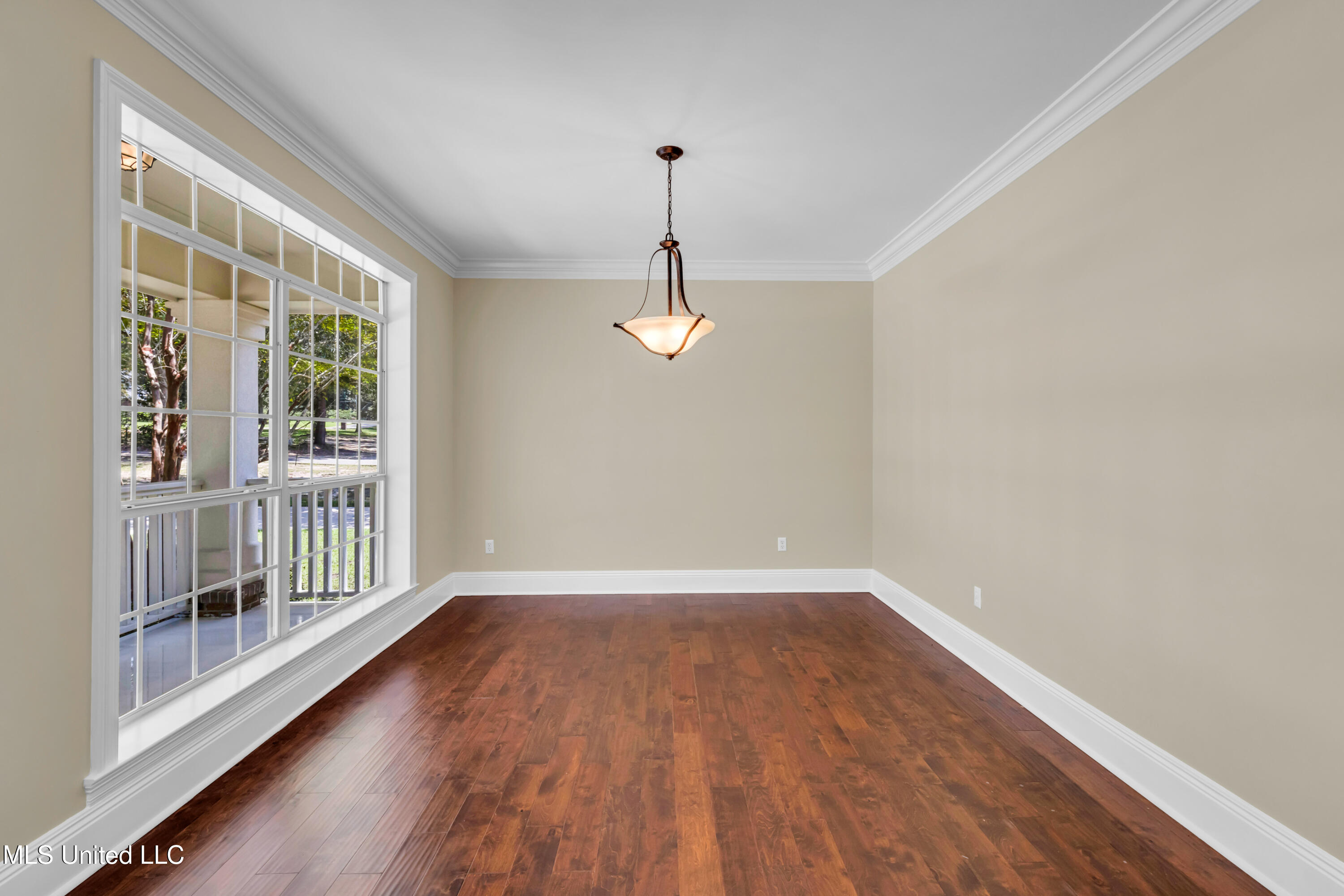 2913 Holden Drive Property Photo 10