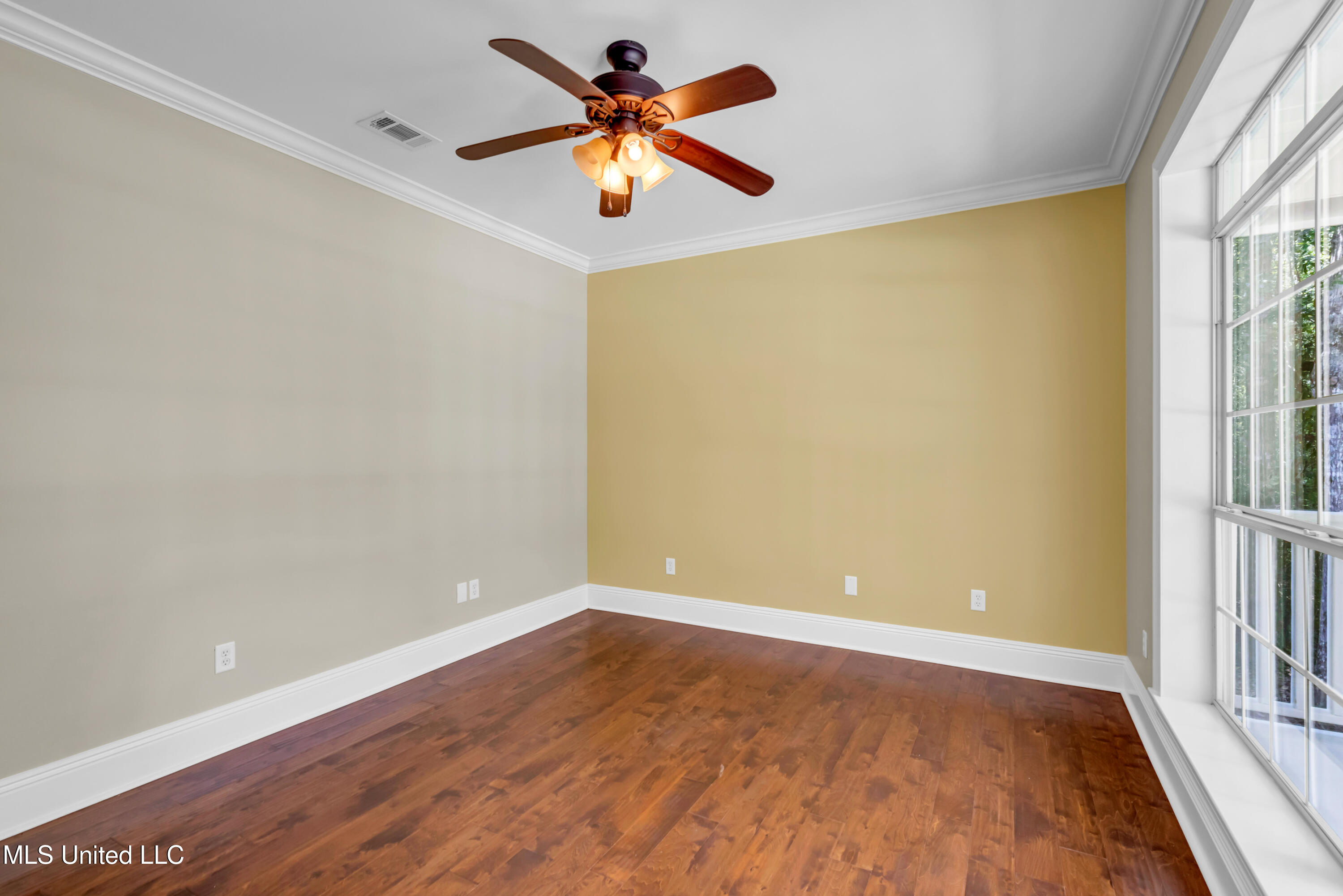 2913 Holden Drive Property Photo 12