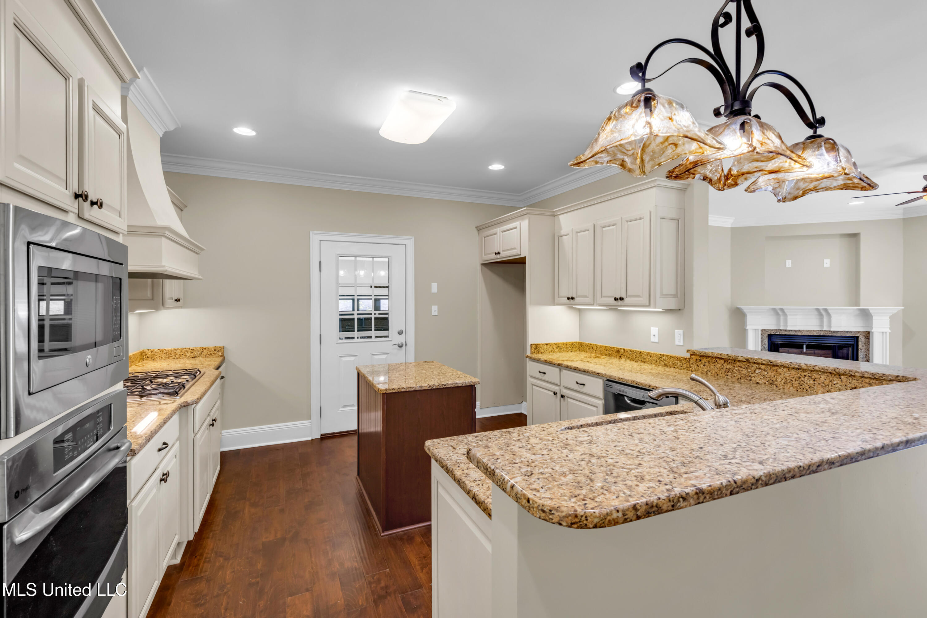 2913 Holden Drive Property Photo 14