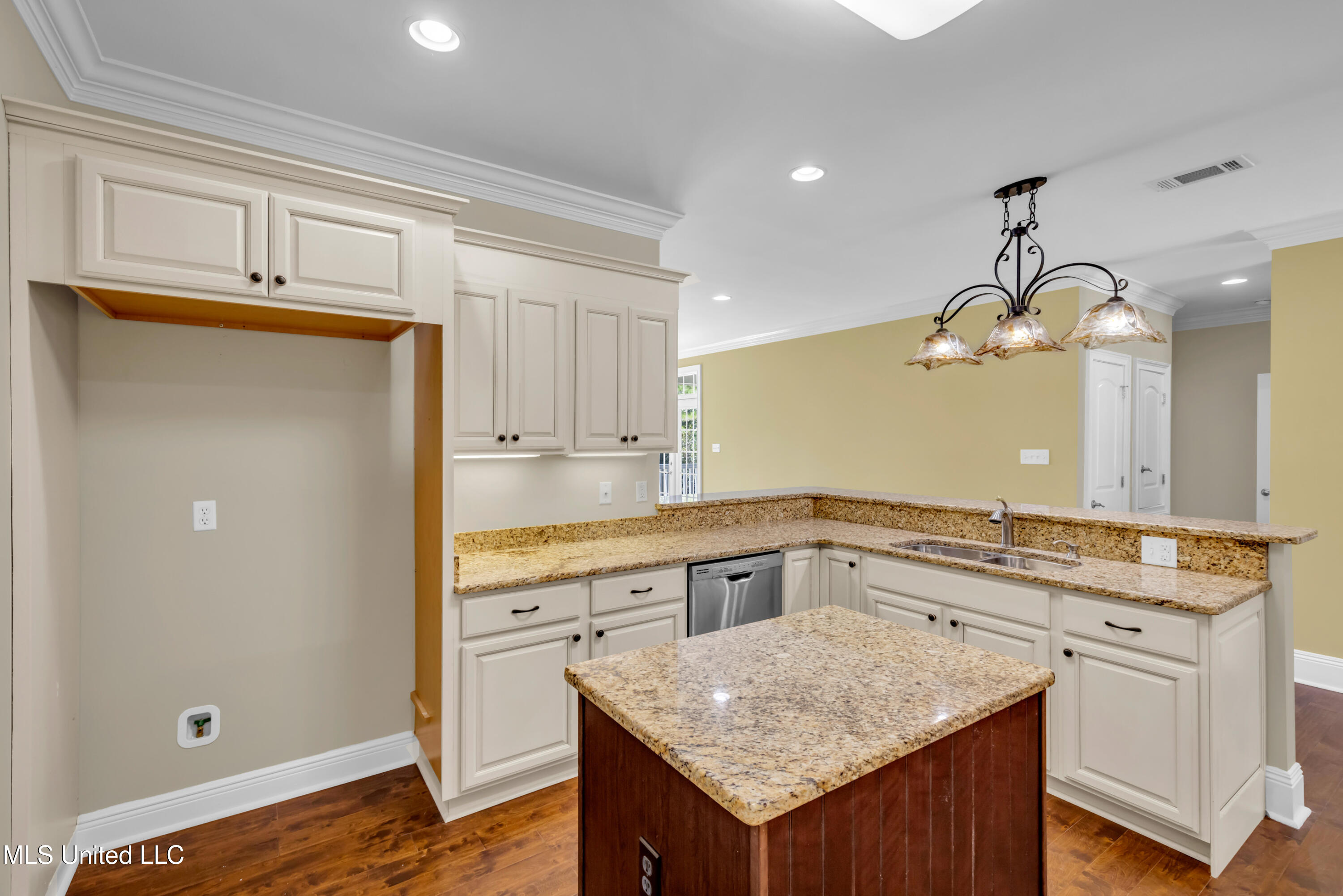 2913 Holden Drive Property Photo 18