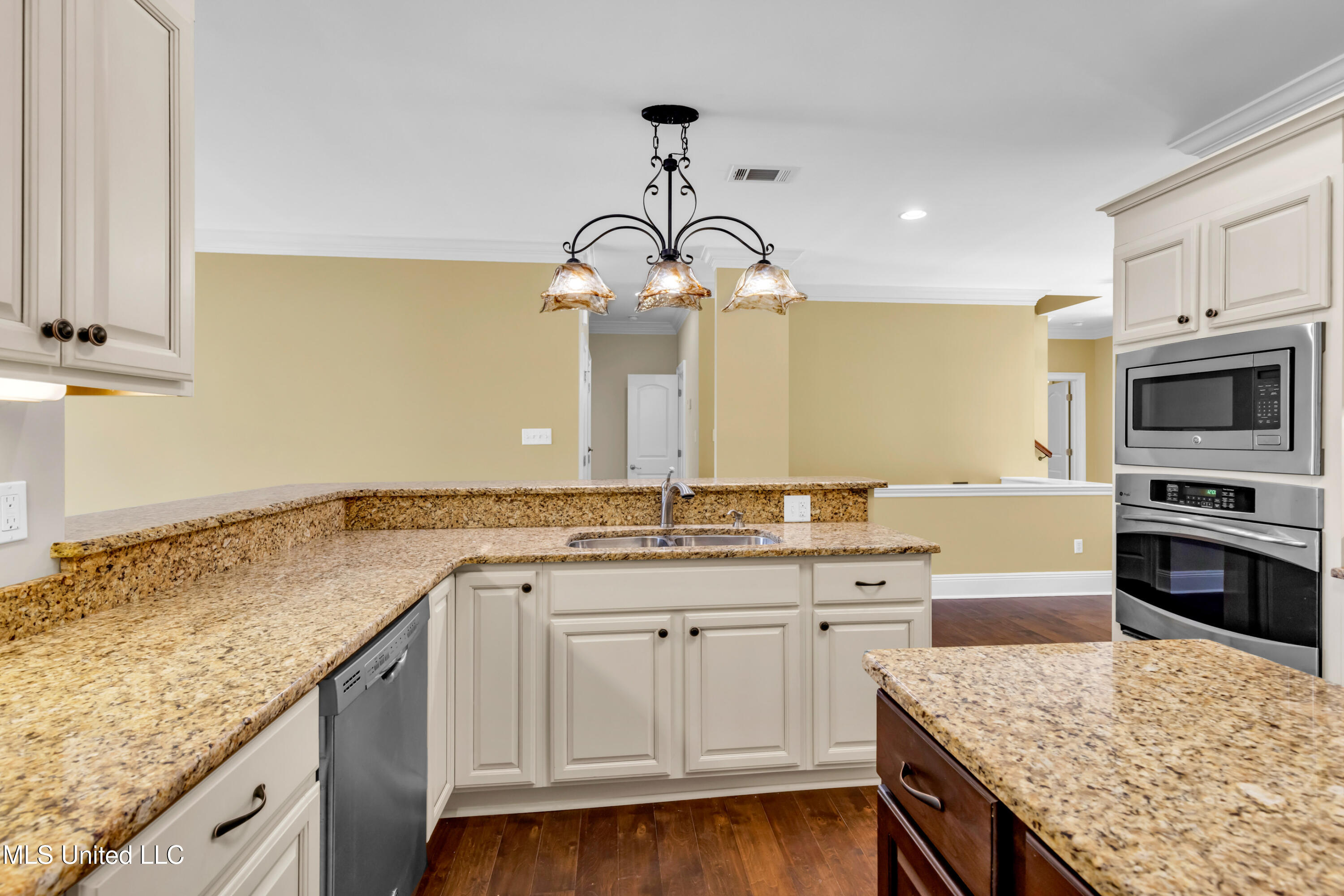 2913 Holden Drive Property Photo 19