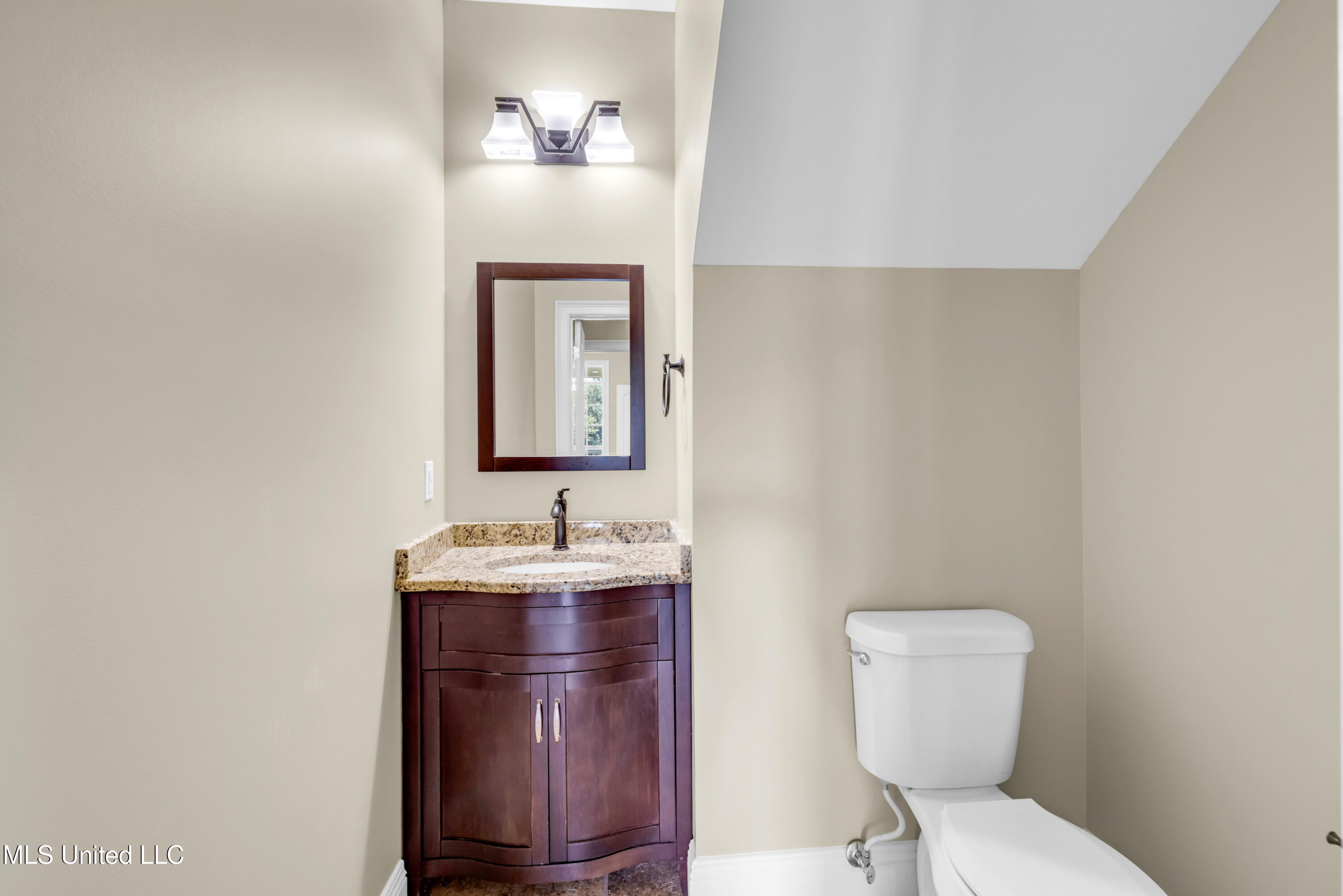 2913 Holden Drive Property Photo 24