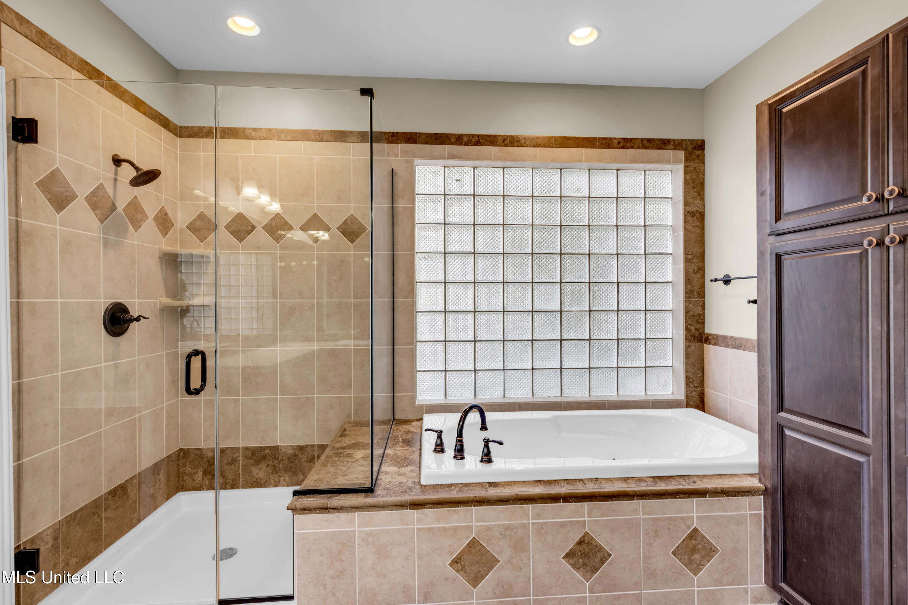 2913 Holden Drive Property Photo 29