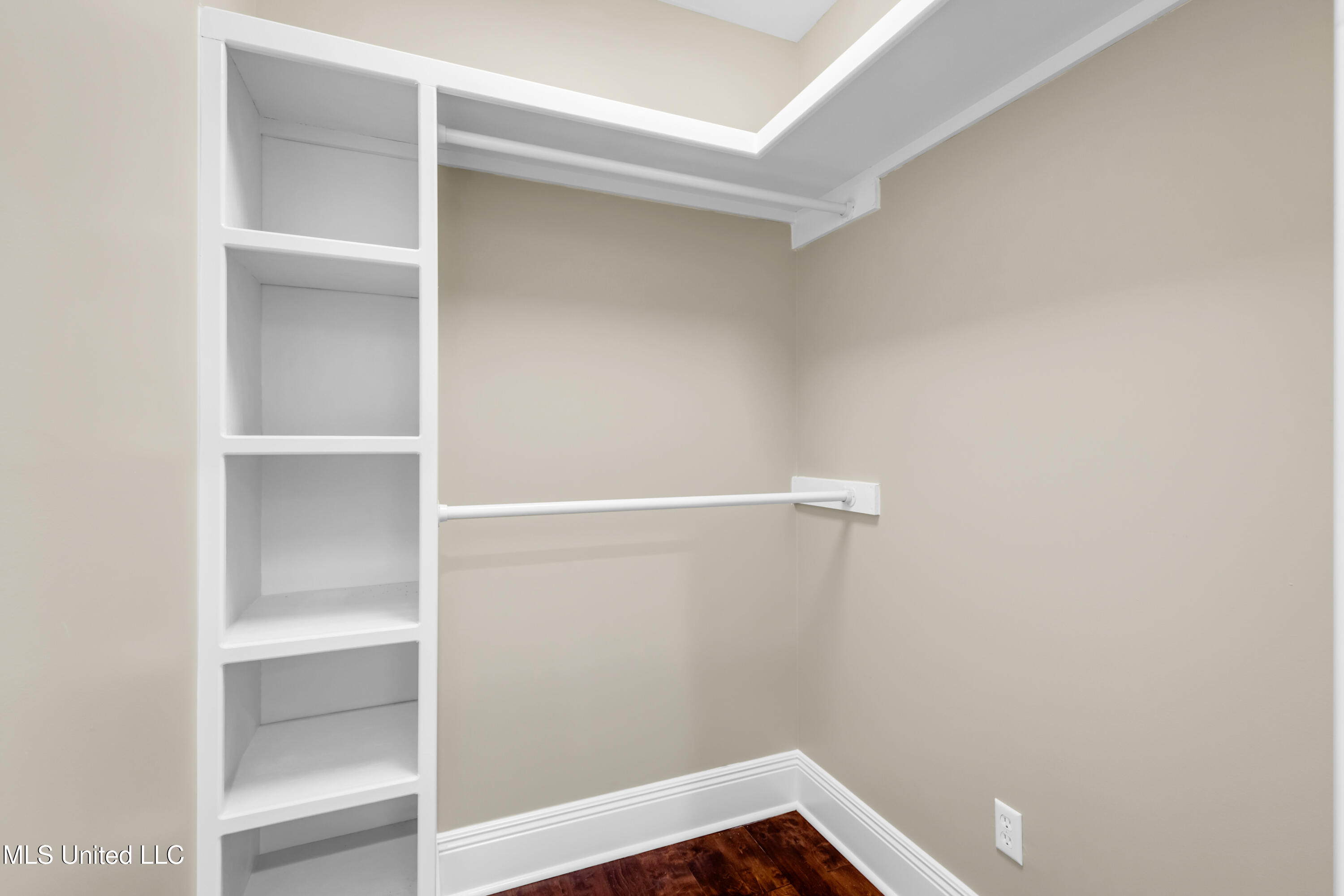 2913 Holden Drive Property Photo 31