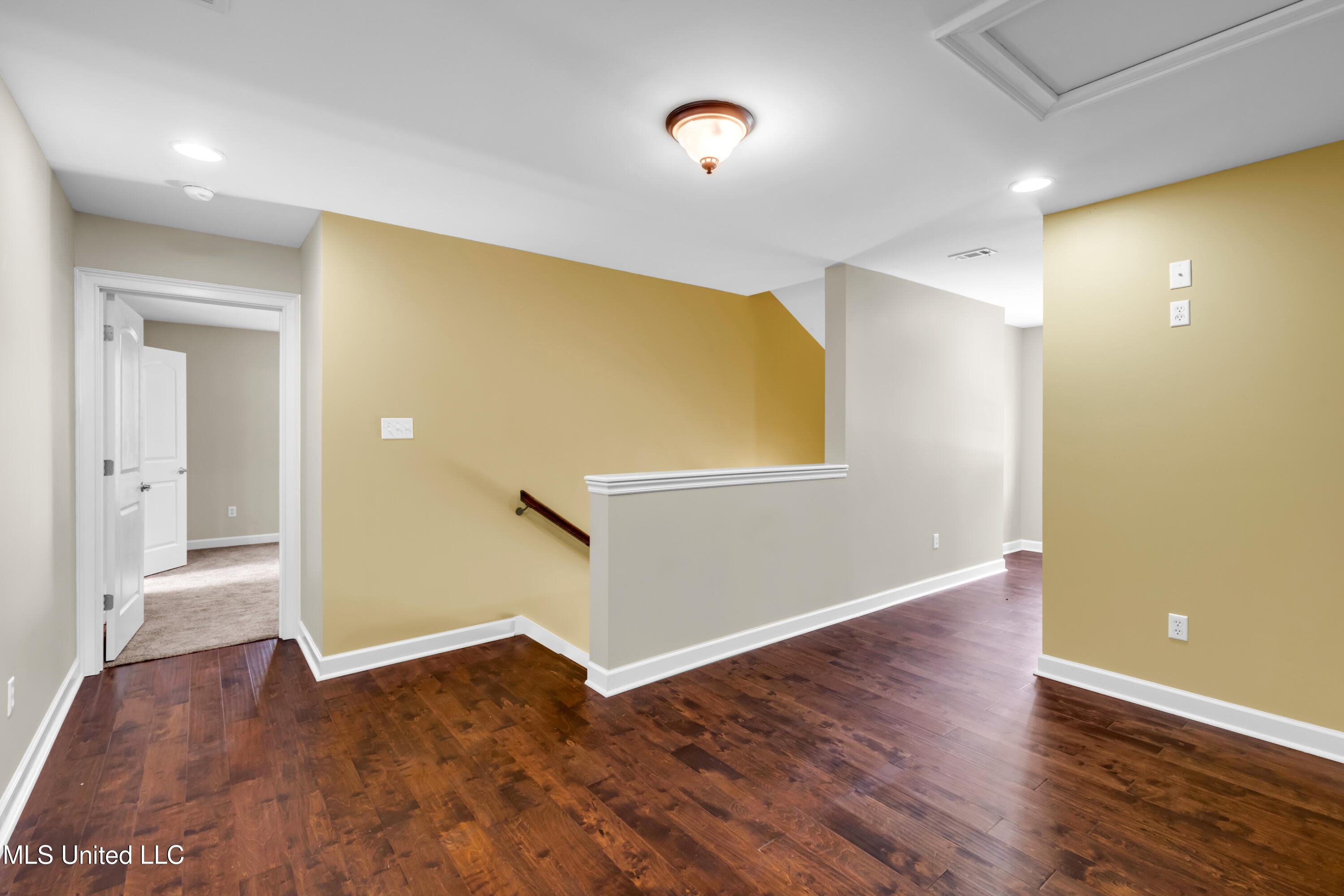 2913 Holden Drive Property Photo 32