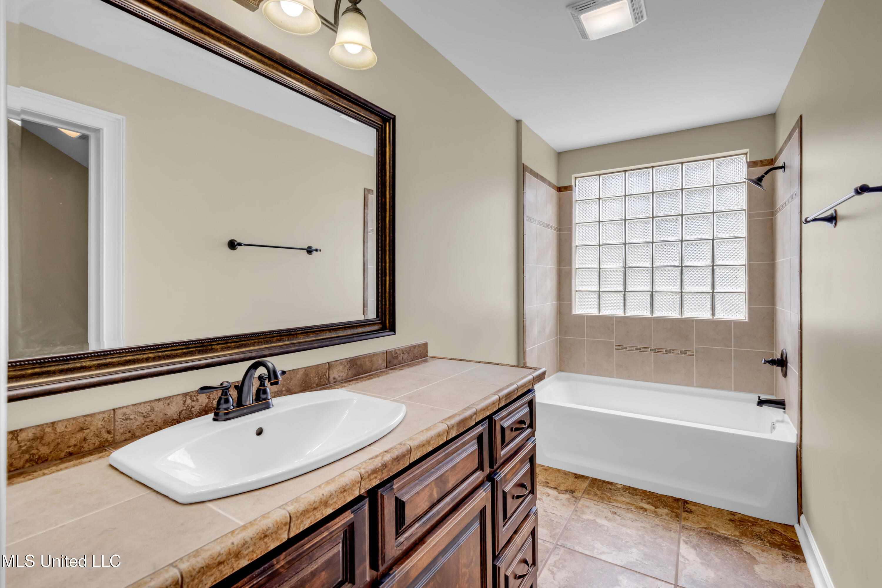 2913 Holden Drive Property Photo 37