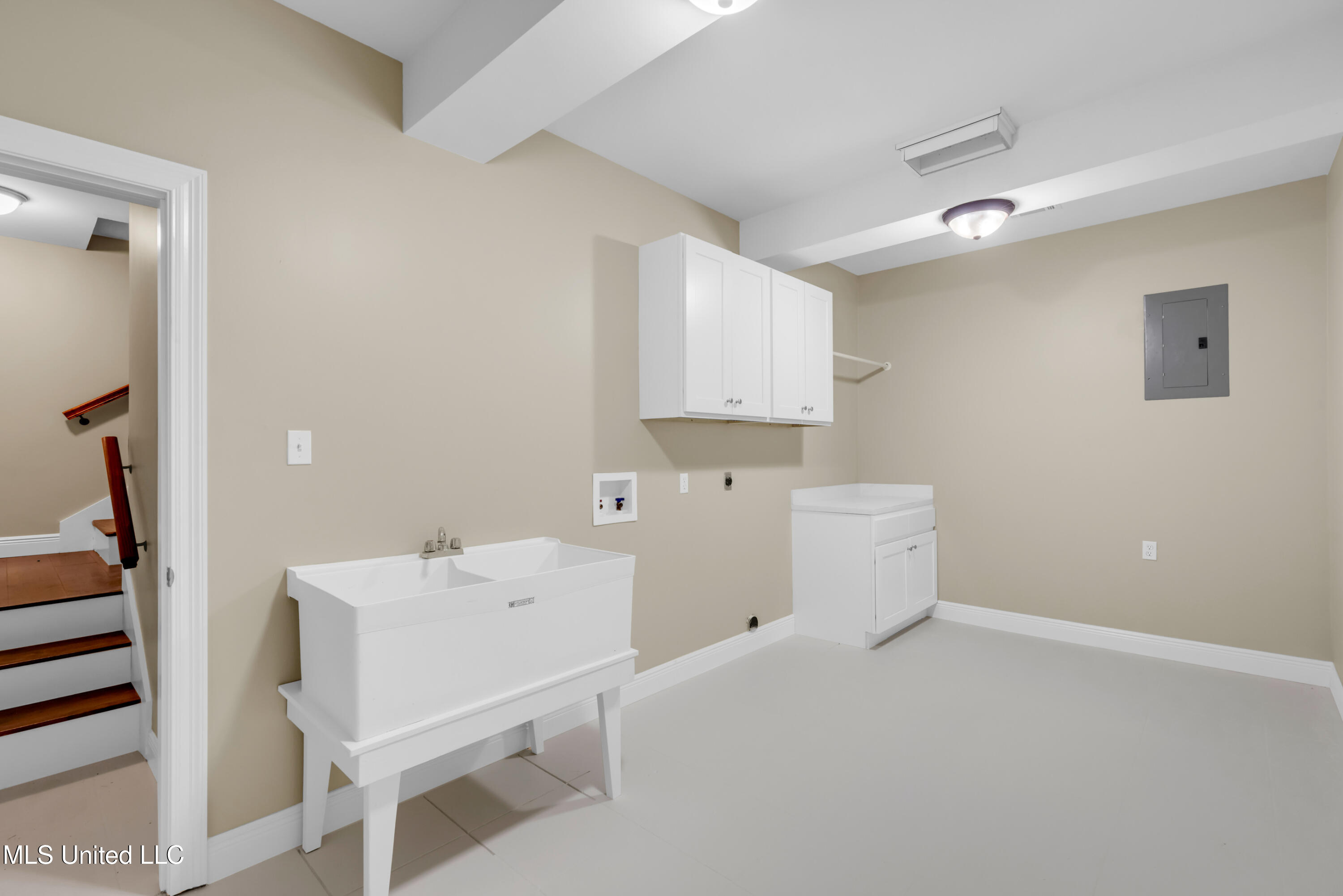 2913 Holden Drive Property Photo 42