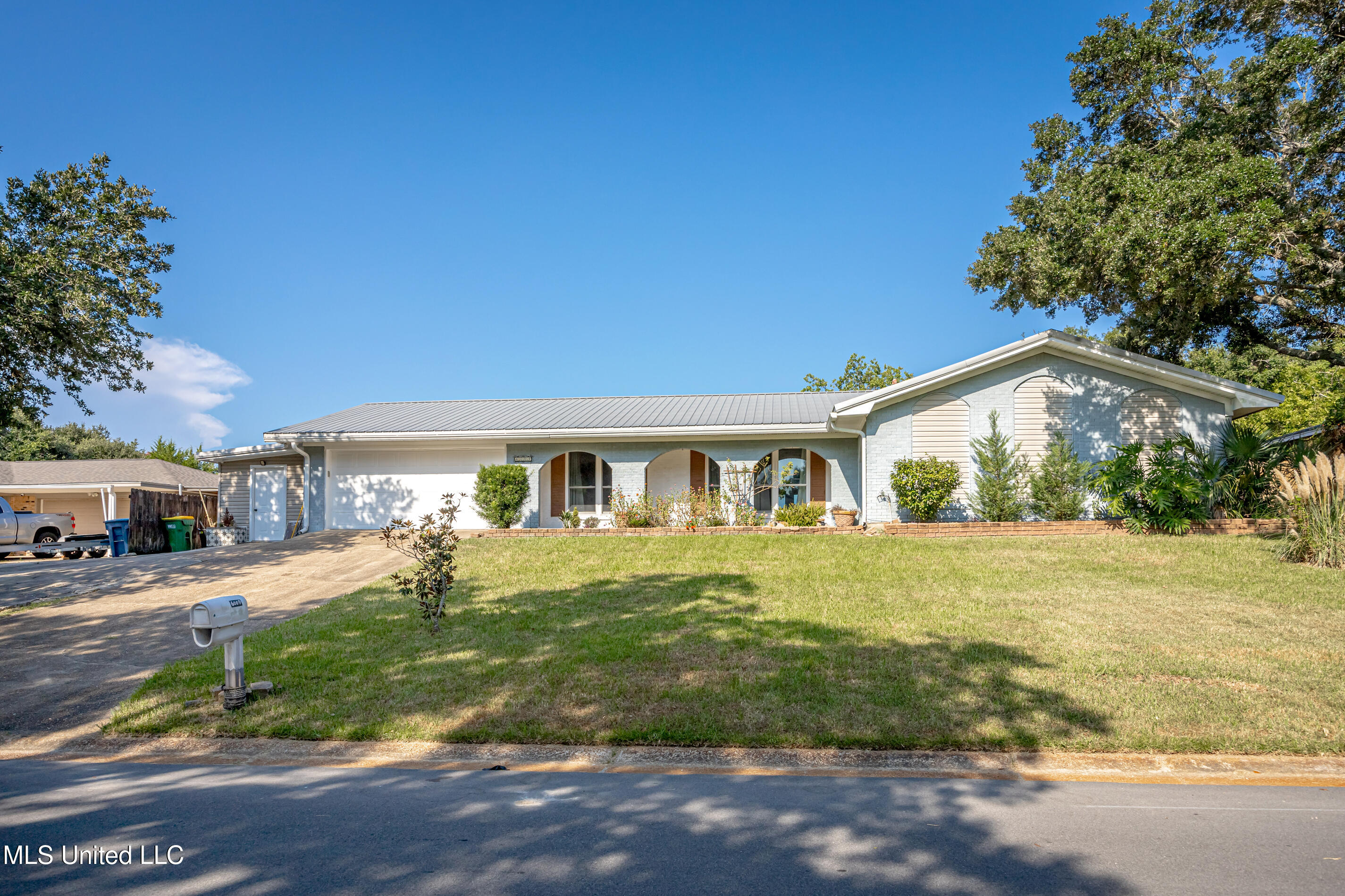 6009 Switzer Cove Property Photo 2