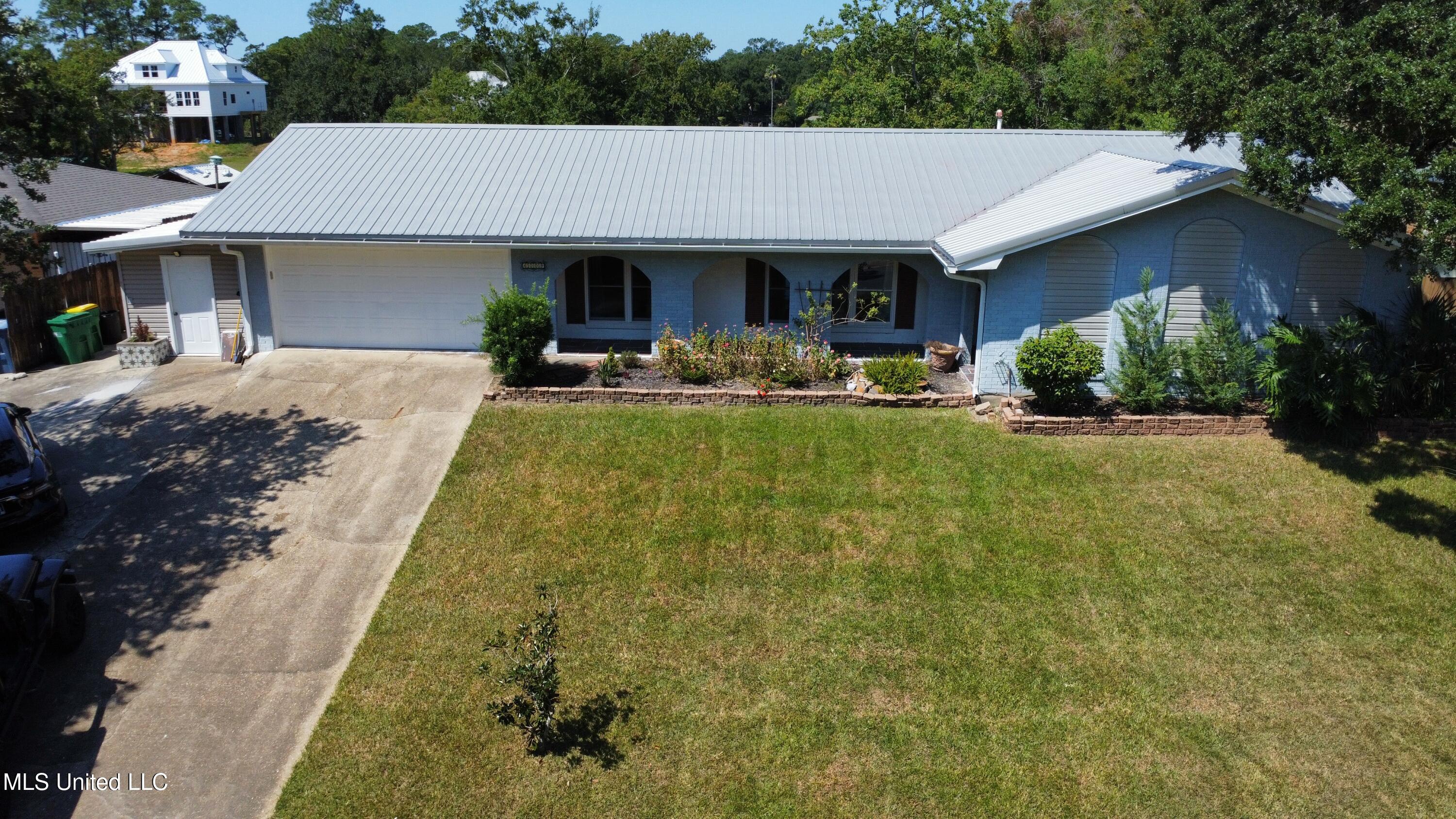 6009 Switzer Cove Property Photo 3