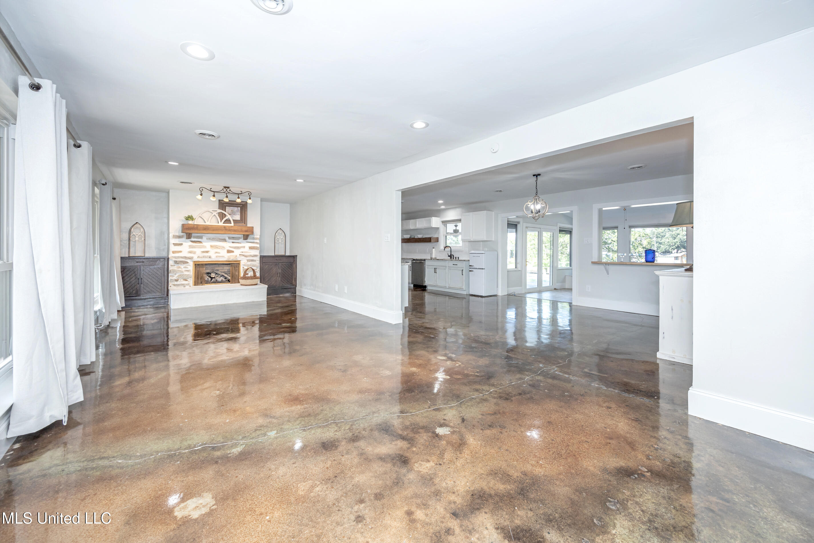 6009 Switzer Cove Property Photo 10