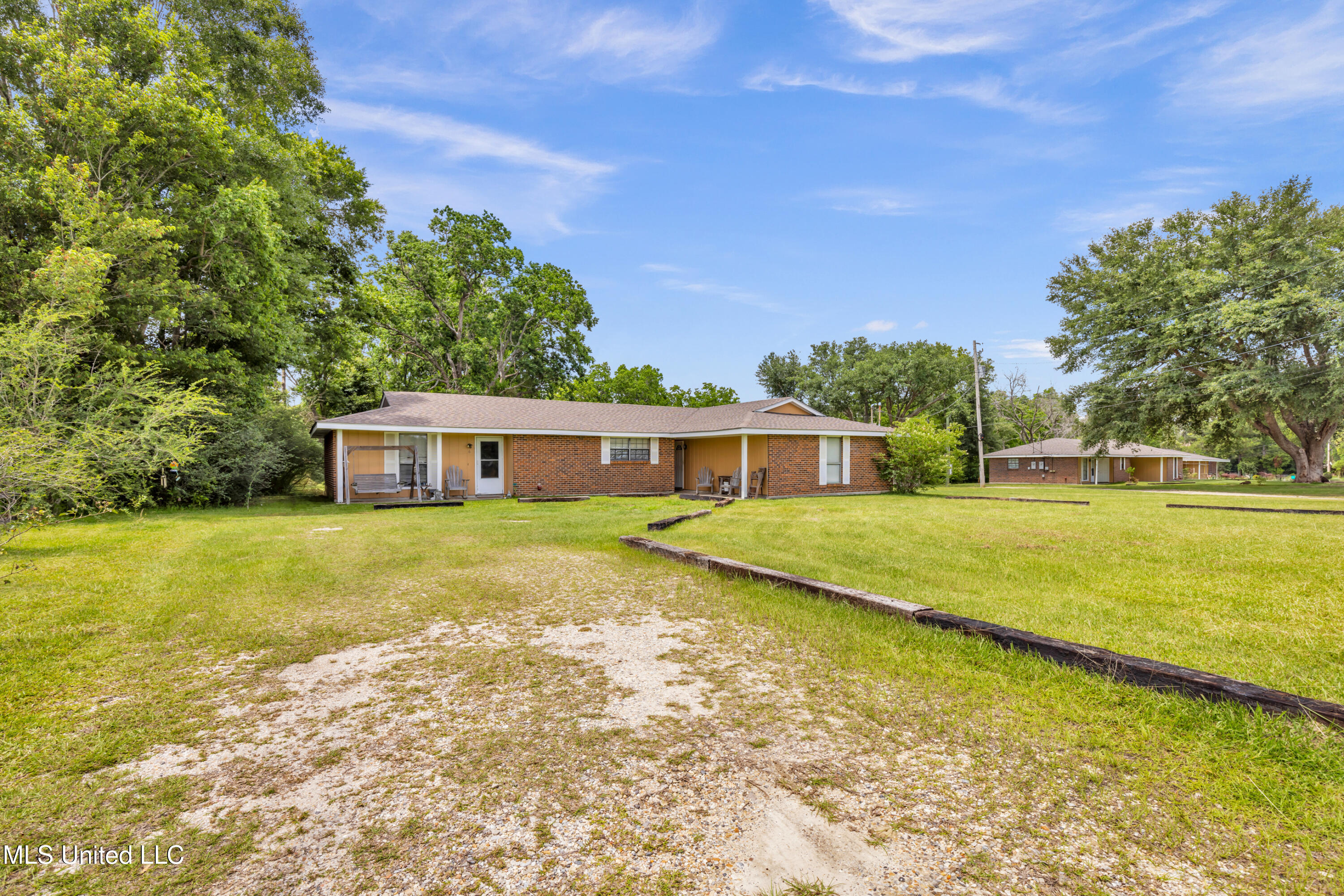 23027 Indian Ridge Road Property Photo 5