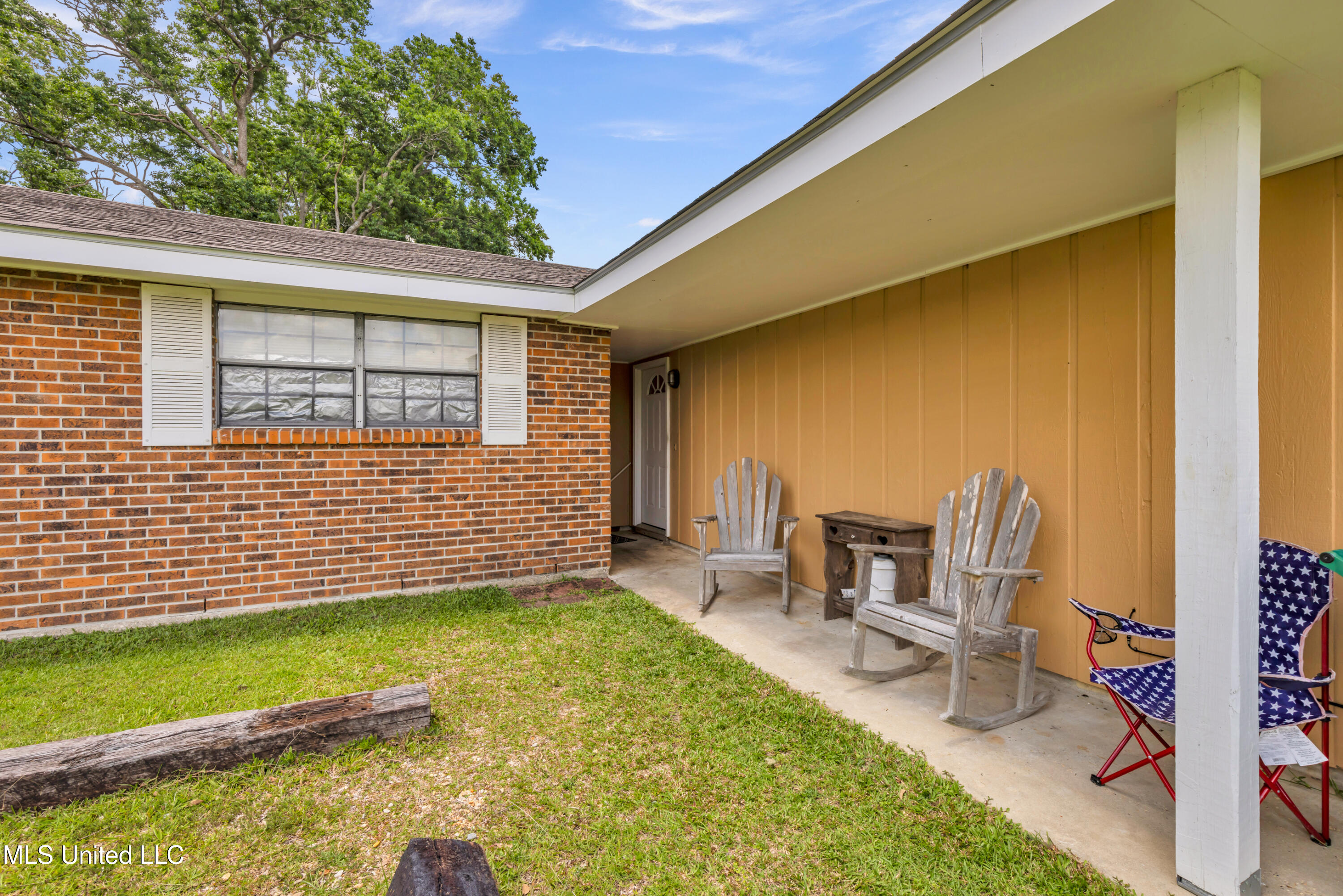 23027 Indian Ridge Road Property Photo 6