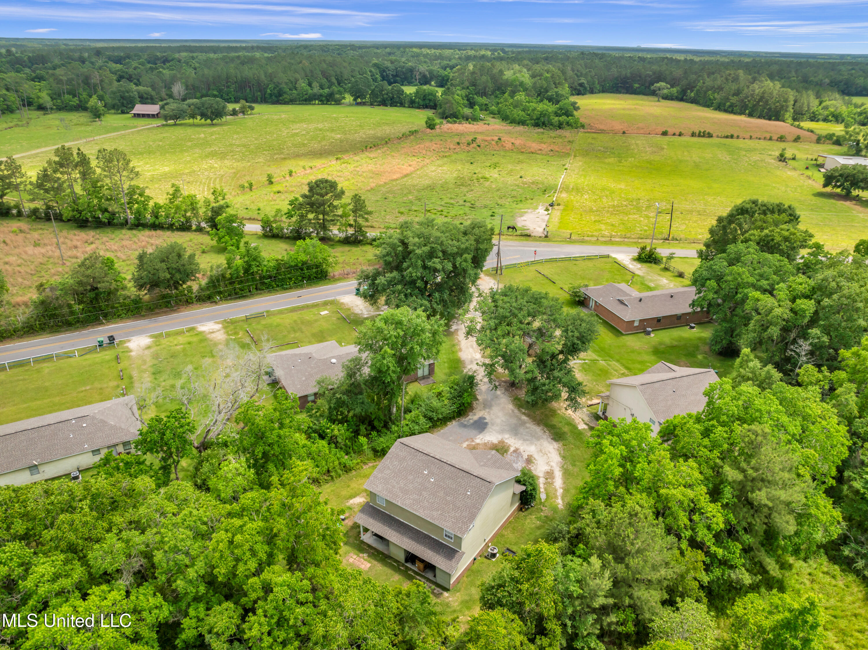 23027 Indian Ridge Road Property Photo 57