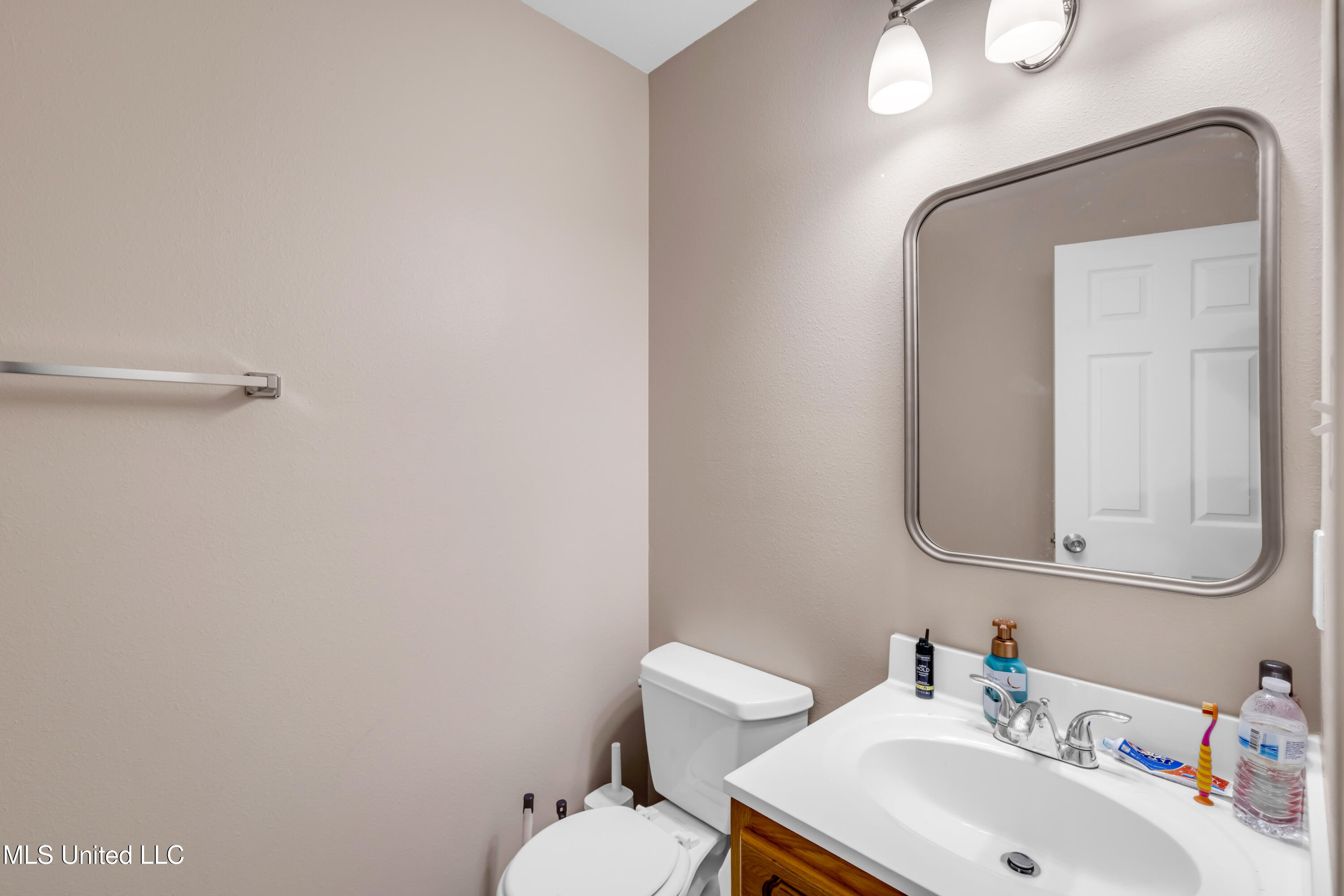 23027 Indian Ridge Road Property Photo 74