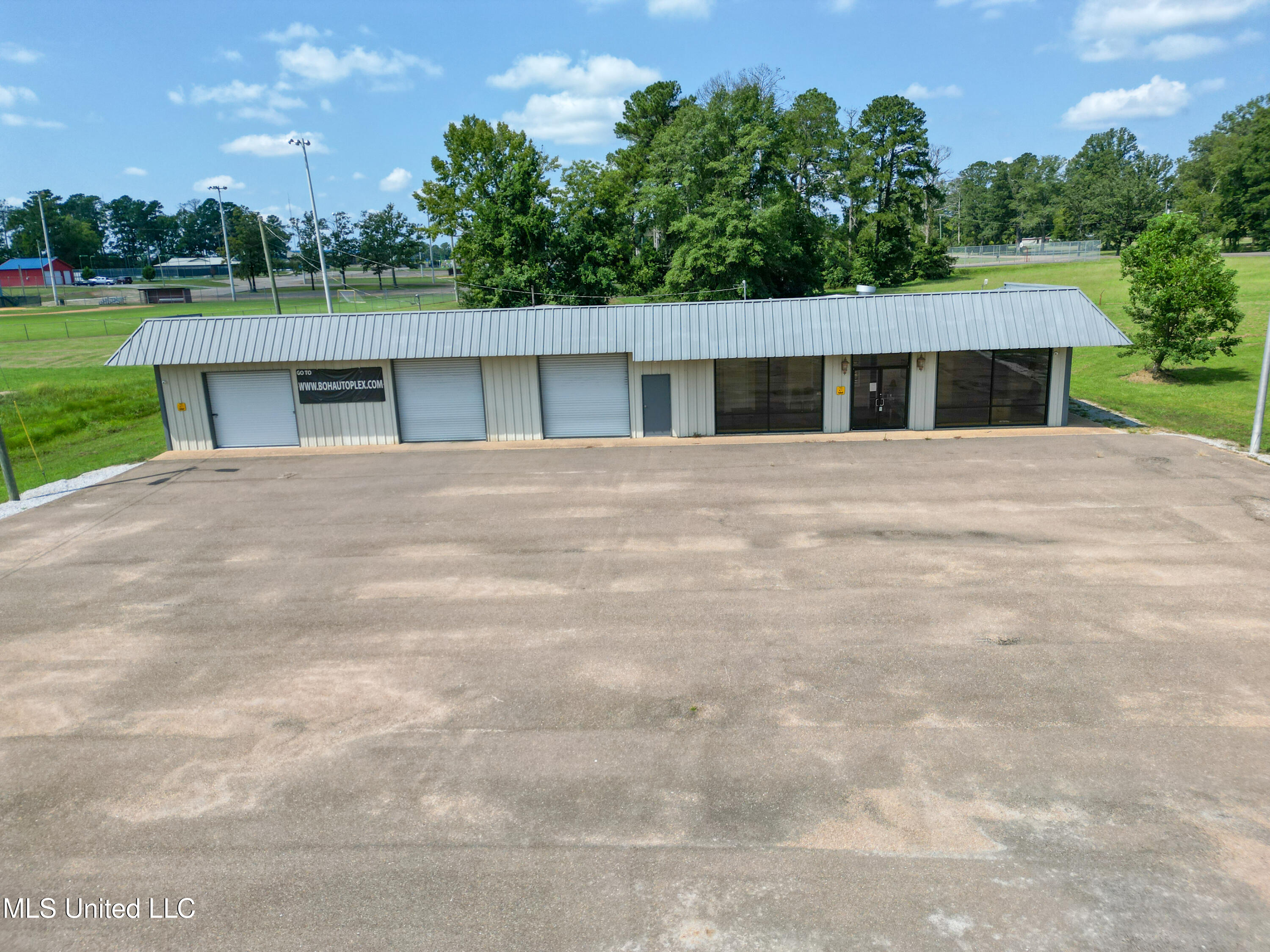 817 Highway 35 Property Photo 3