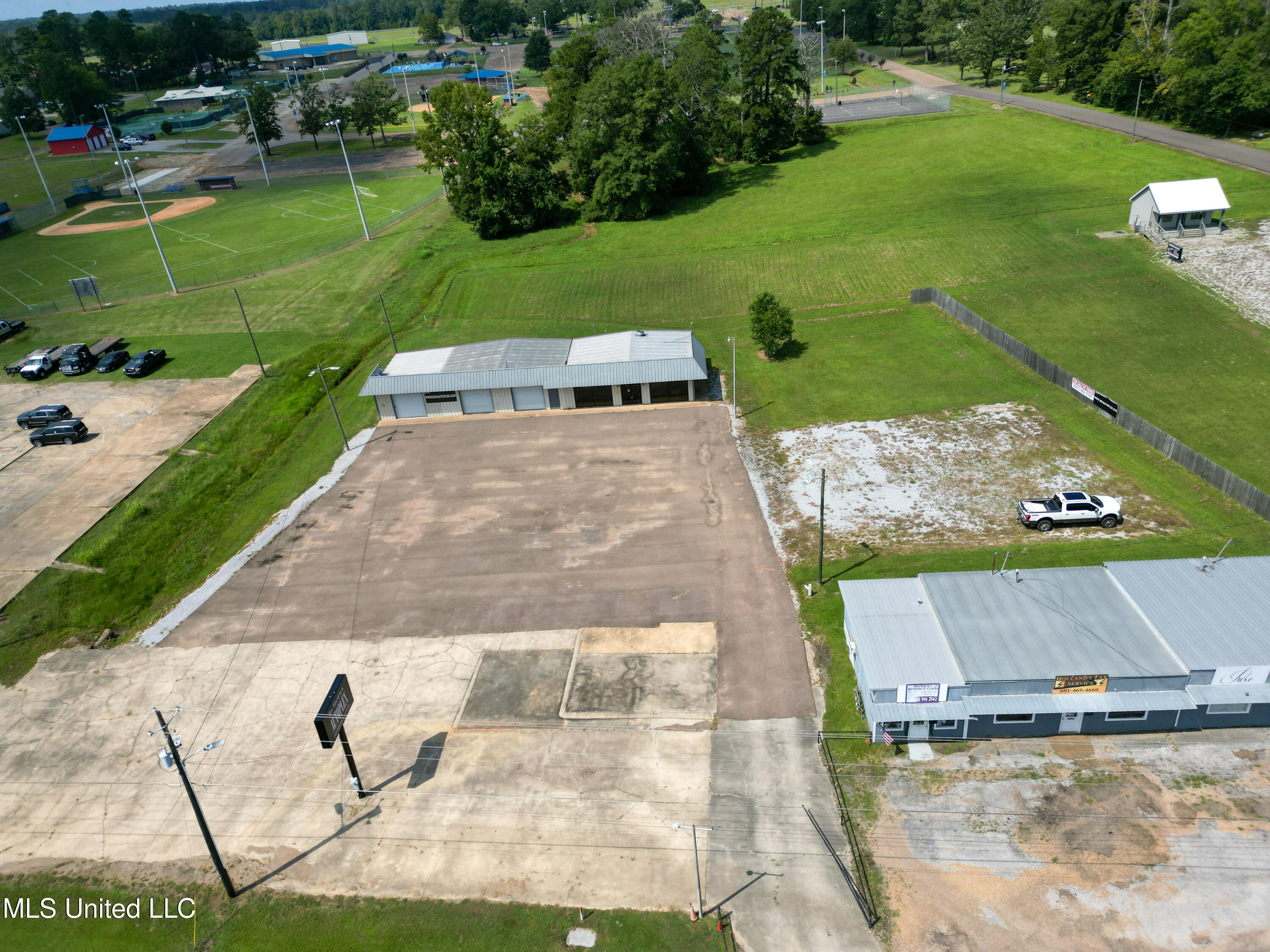 817 Highway 35 Property Photo 7