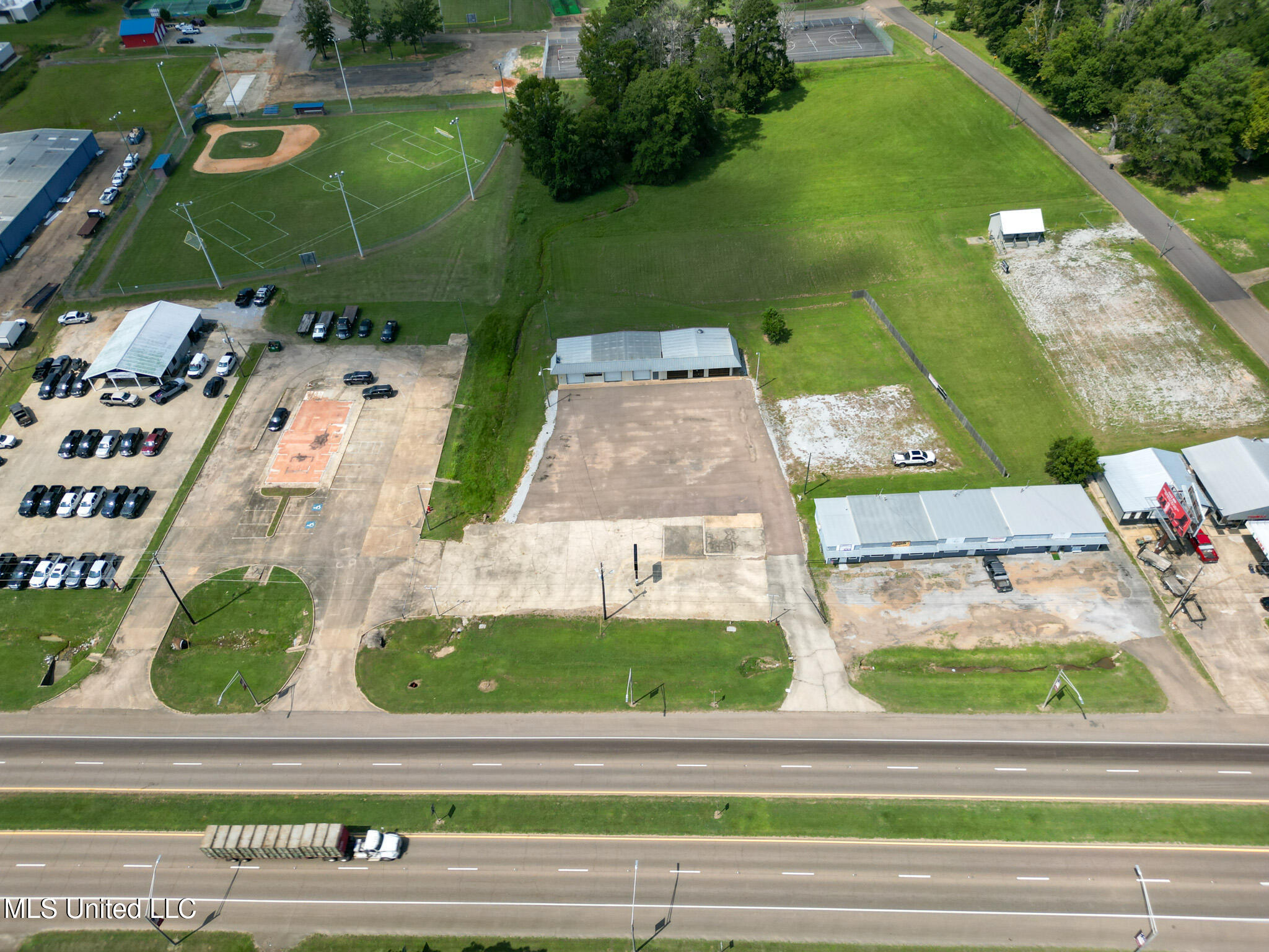 817 Highway 35 Property Photo 8