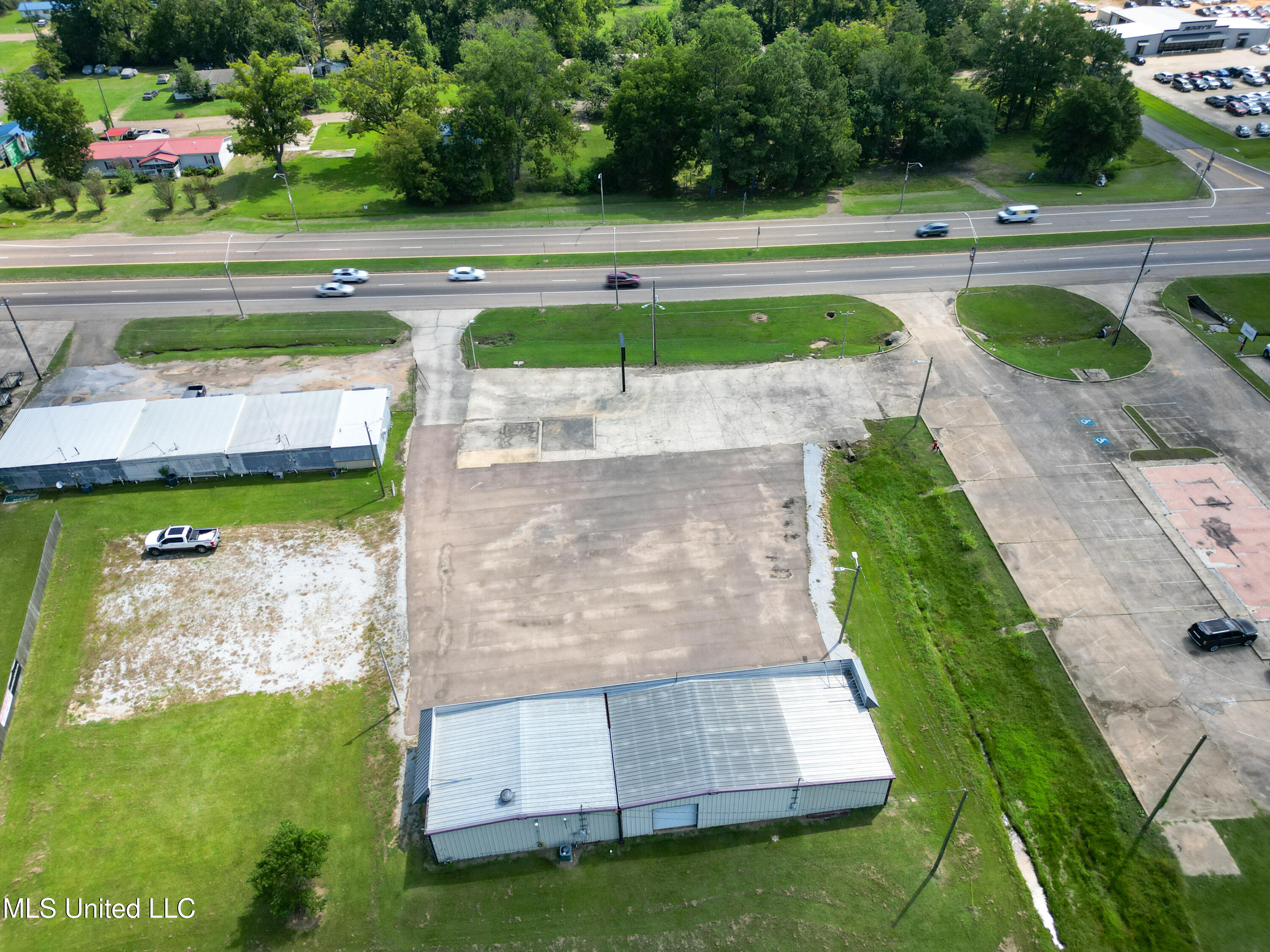 817 Highway 35 Property Photo 10