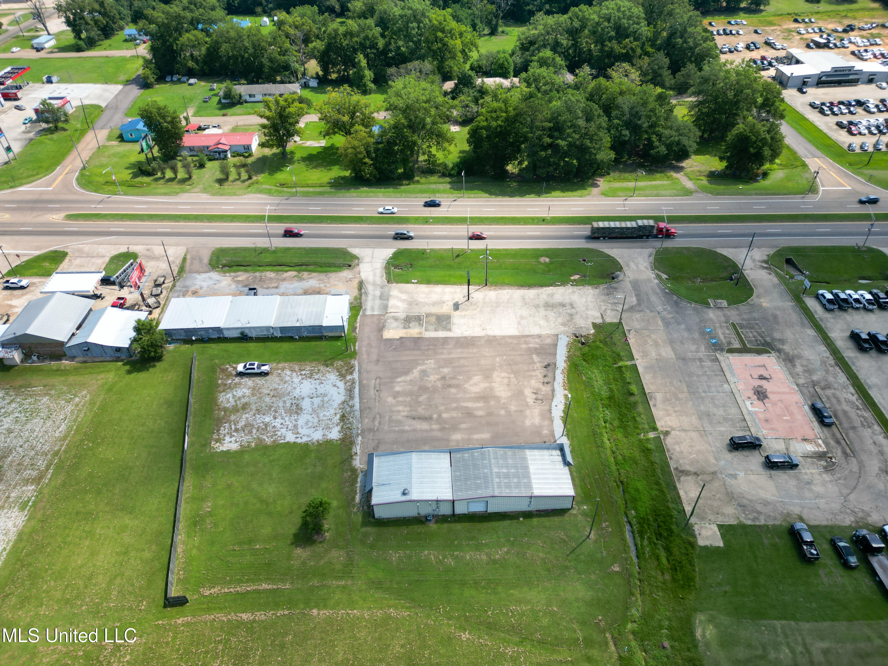 817 Highway 35 Property Photo 11