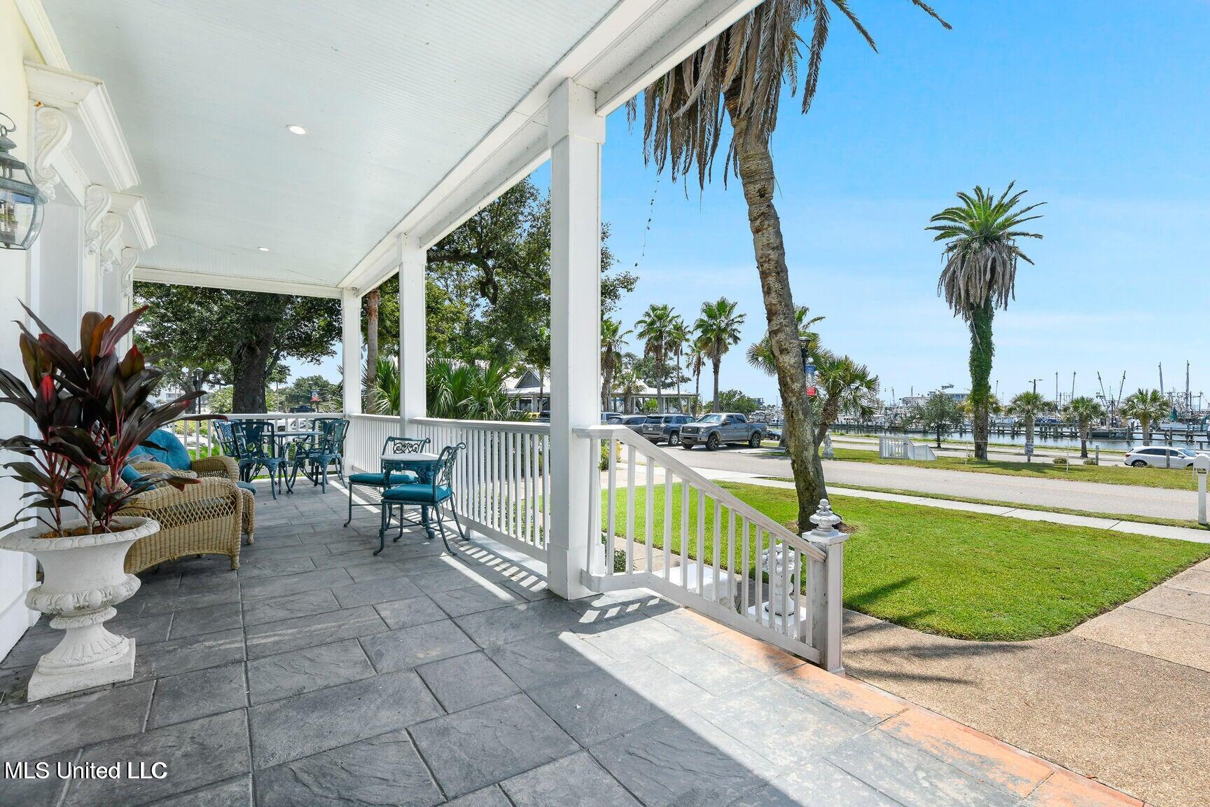 120 W Scenic Drive Property Photo 6